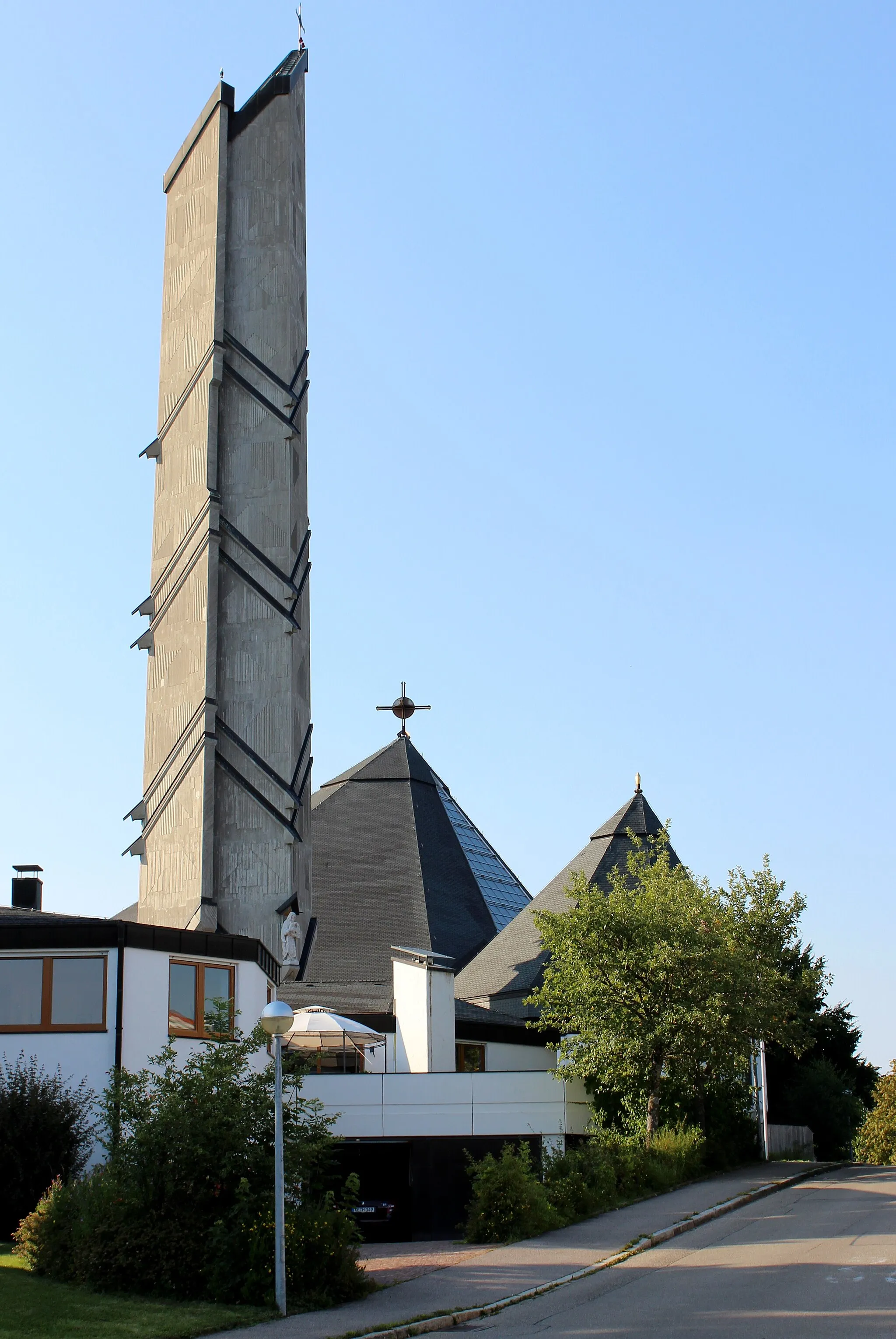 Photo showing: Vollansicht auf die Kirche St. Hedwig in Kempten