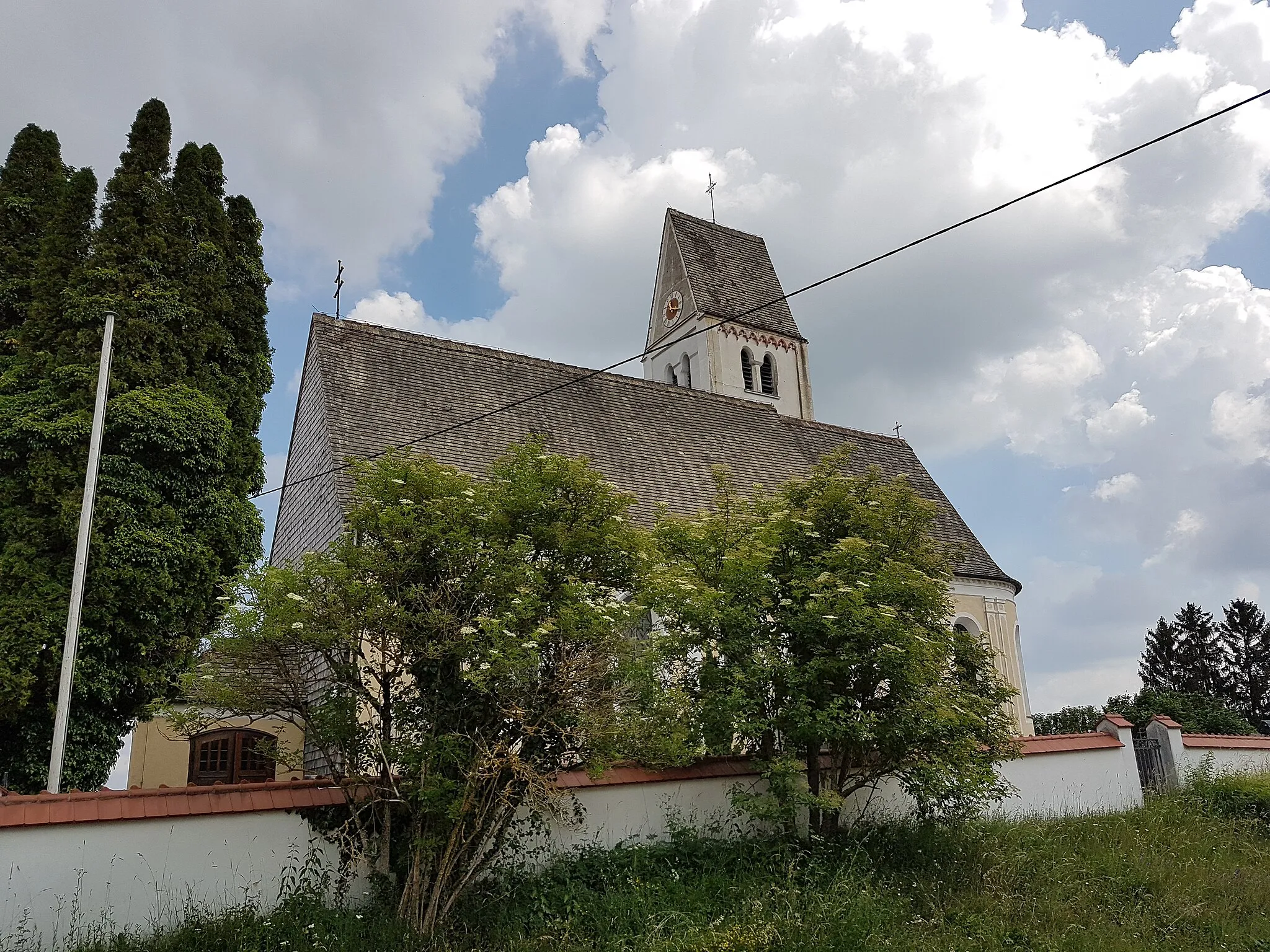 Photo showing: Oberfinning, Pfarrkirche Hl. Kreuz.