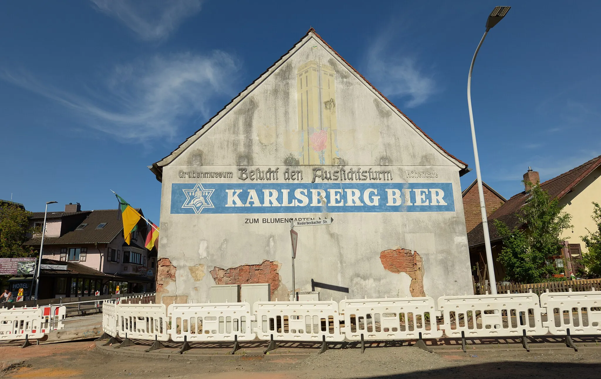 Photo showing: Anwesen Rathausstr. 5 in Bexbach, fälschlicherweise bekannt als "Nieder-Haus", das Gebäude wurde im Mai 2020 abgerissen, Bexbach, Saarpfalz-Kreis, Saarland/ Deutschland (2020).