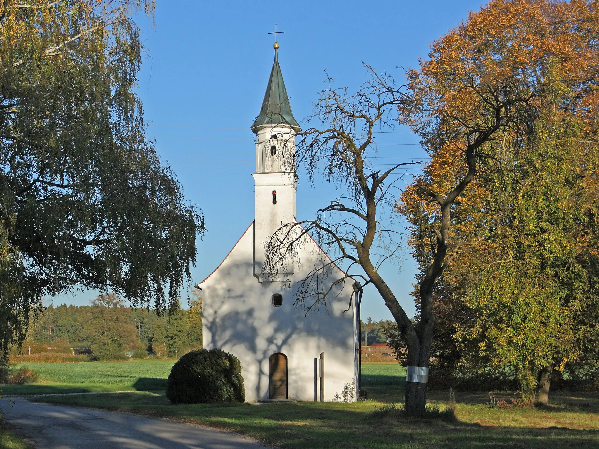 Photo showing: Siefenwang, Gemeinde Dinkelscherben; kath. Kapelle Unsere Liebe Frau, Chor von 1580, Langhaus um 1700
