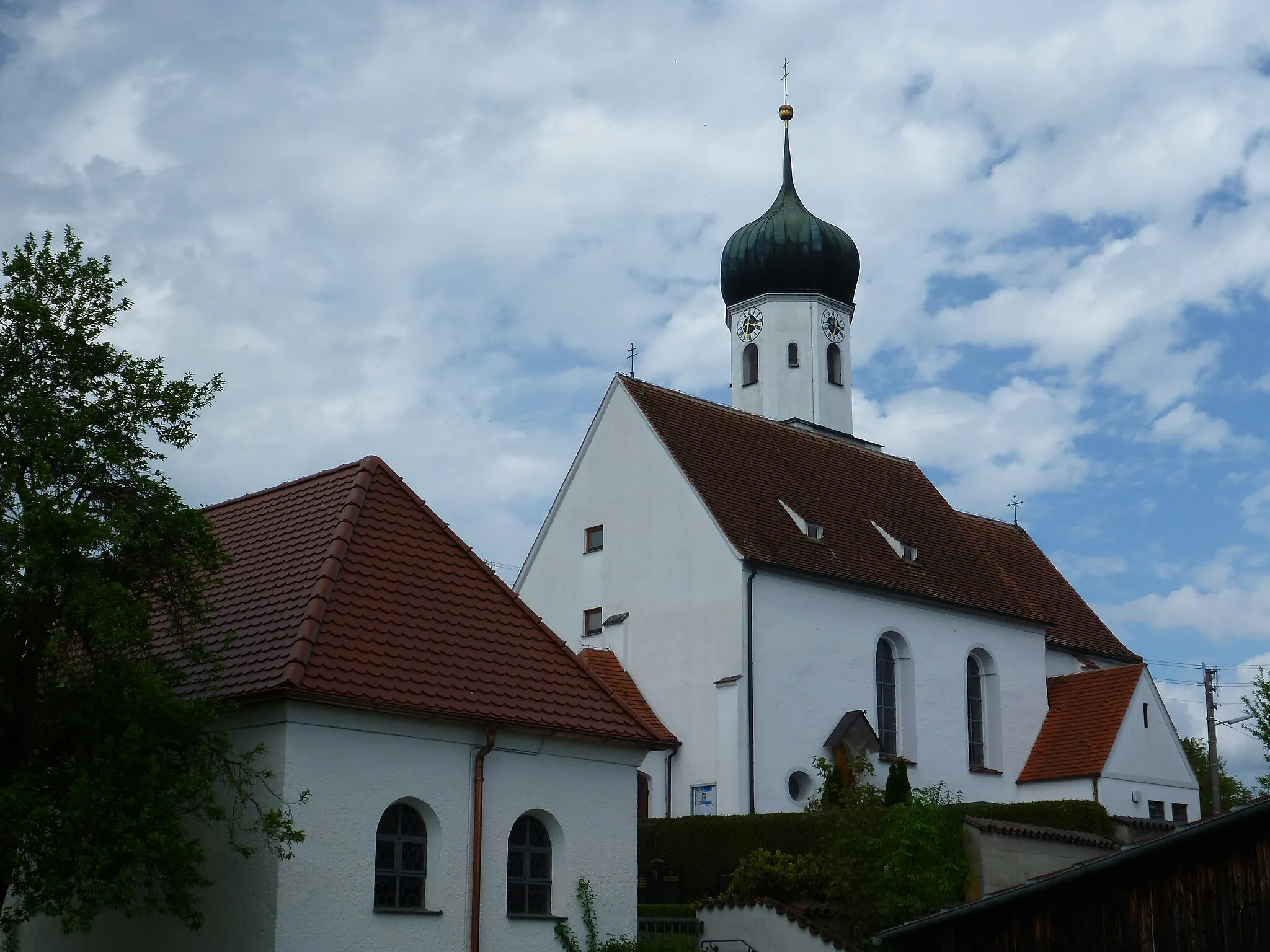 Photo showing: Katholische Pfarrkirche St. Stephan Zusmarshausen-Streitheim, Friedhofsseite