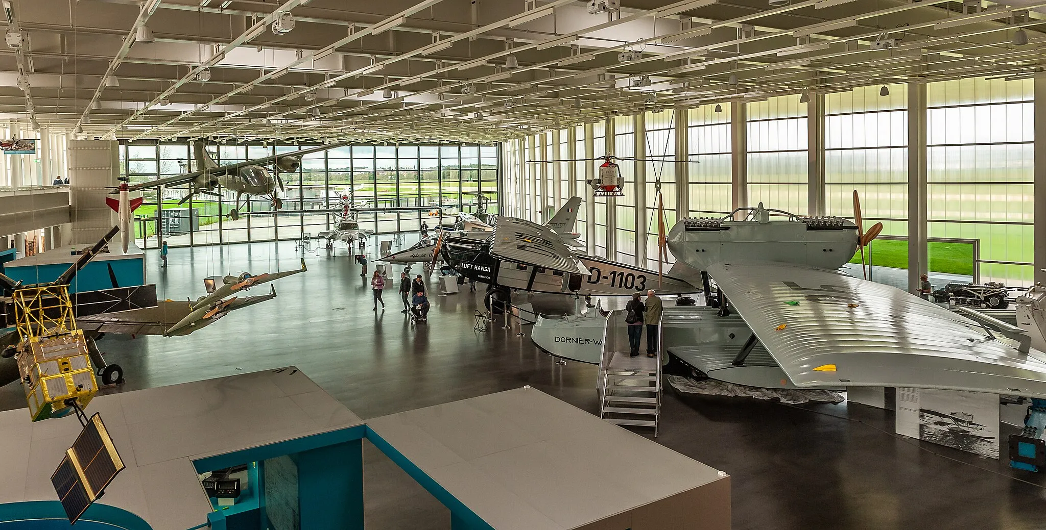 Photo showing: Exhibition hall in the Dornier Museum, Friedrichshafen, Germany