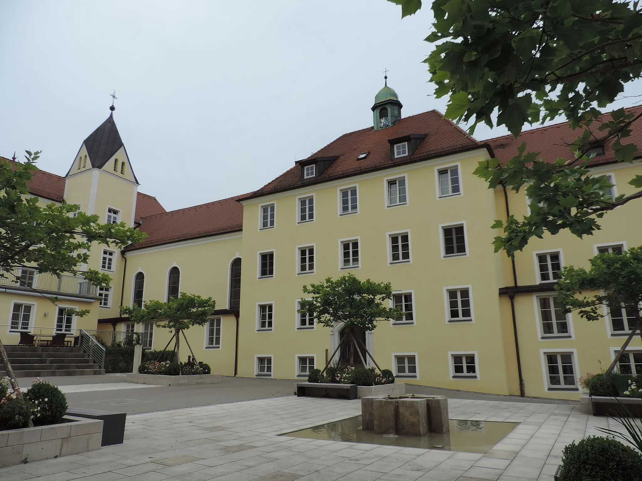 Photo showing: Innenhof Schloss Schweinspoint