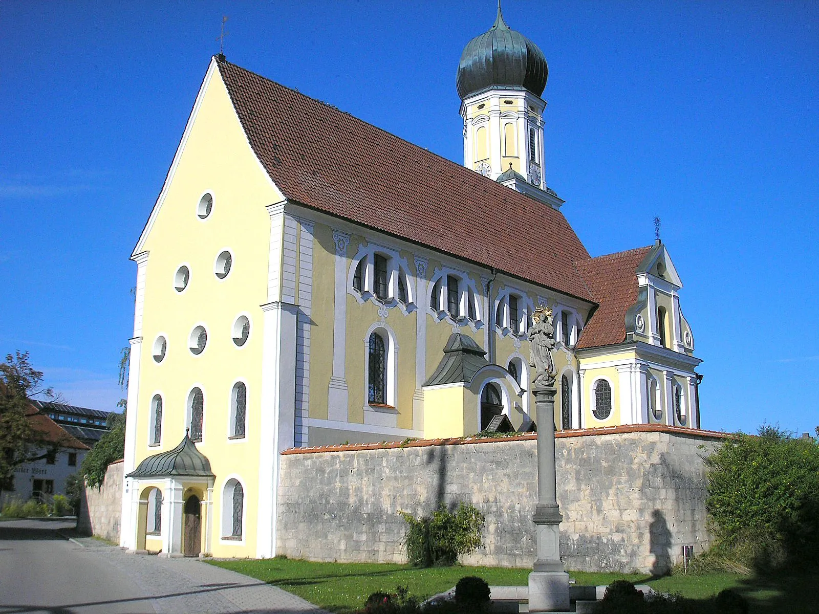 Photo showing: Parish church St. Ulrich (Ersesing, Landkreis Landsberg am Lech, Upper Bavaria, Germany). Total view from the south west