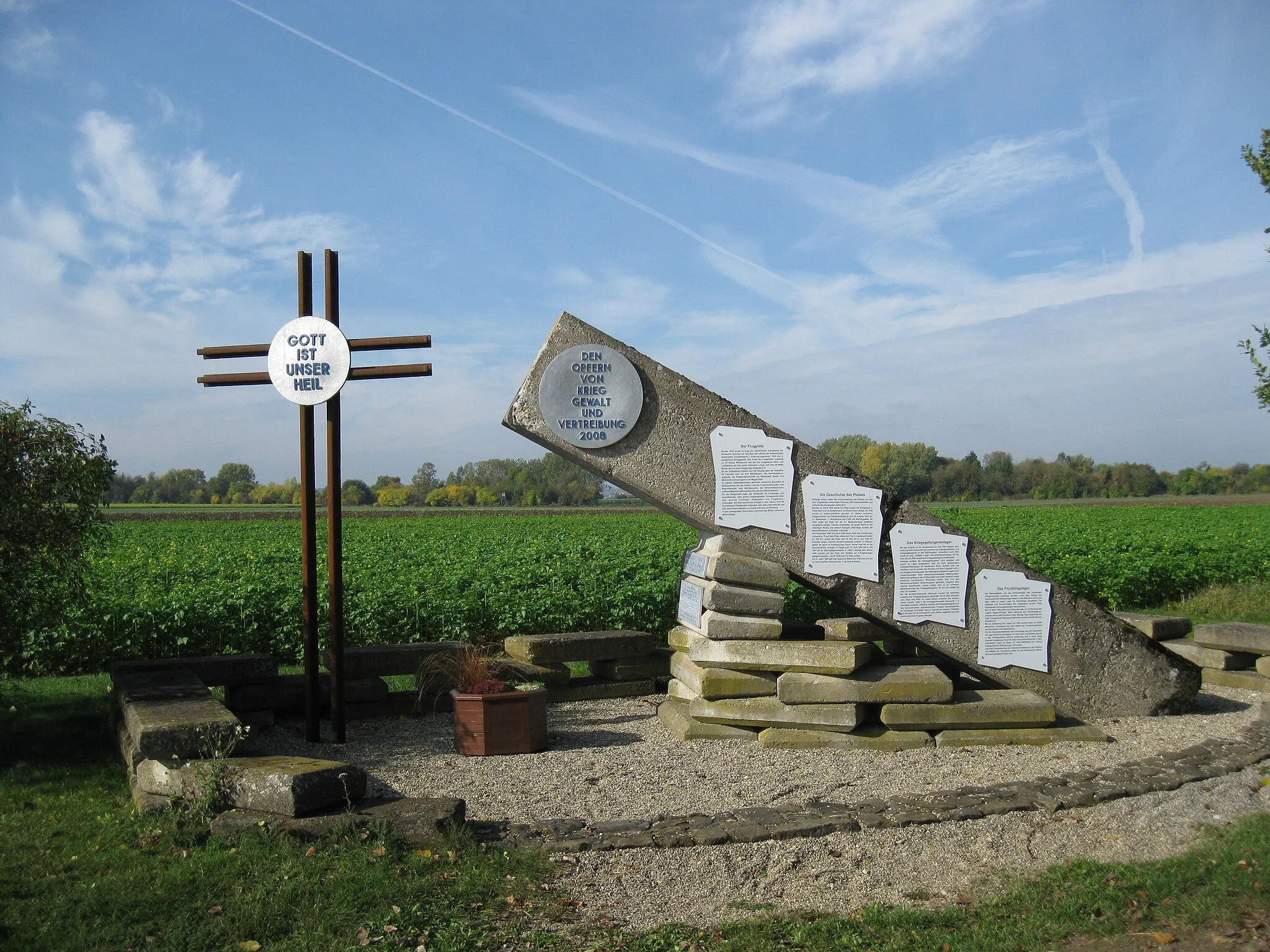 Photo showing: Memorial for Flugplatz Heuberg, near Maihingen, Germany