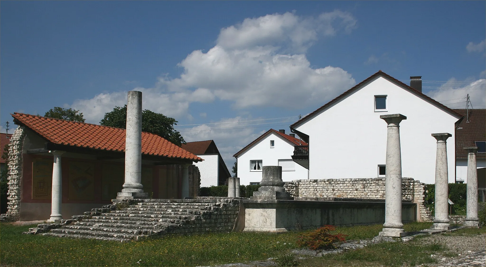 Photo showing: Apollo-Grannus Temple (partial reconstruction) in Lauingen-Faimingen in the district of Dillingen