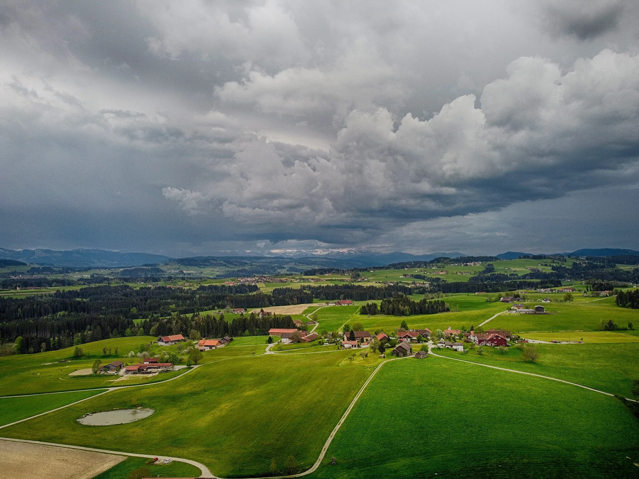 Photo showing: Village of Wolfertshofen, Heimenkirch, south Germany