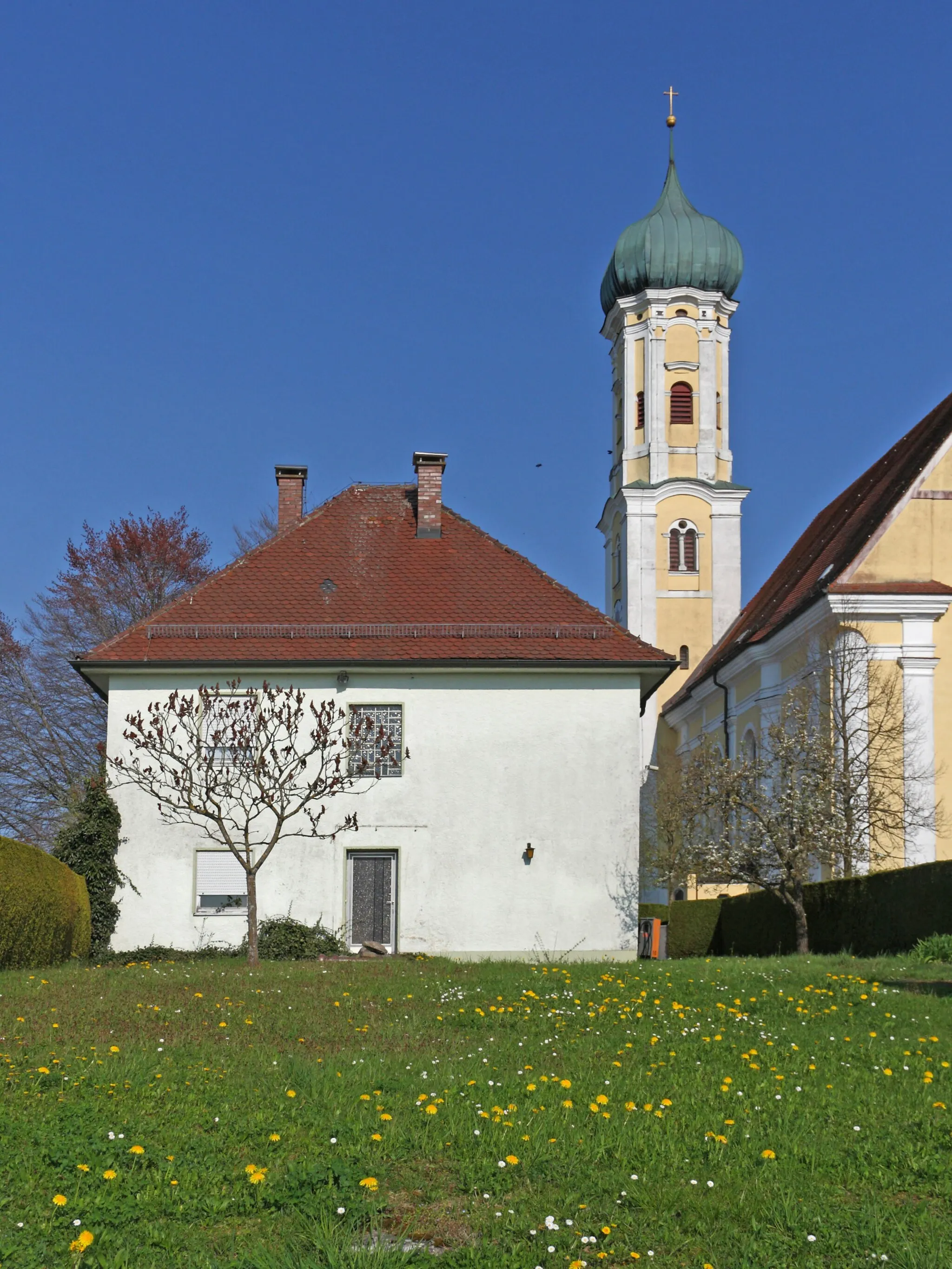 Photo showing: Maria Vesperbild, Johannes-Kött-Weg 3; 1827 erbautes, ehemaliges Benefiziatenhaus