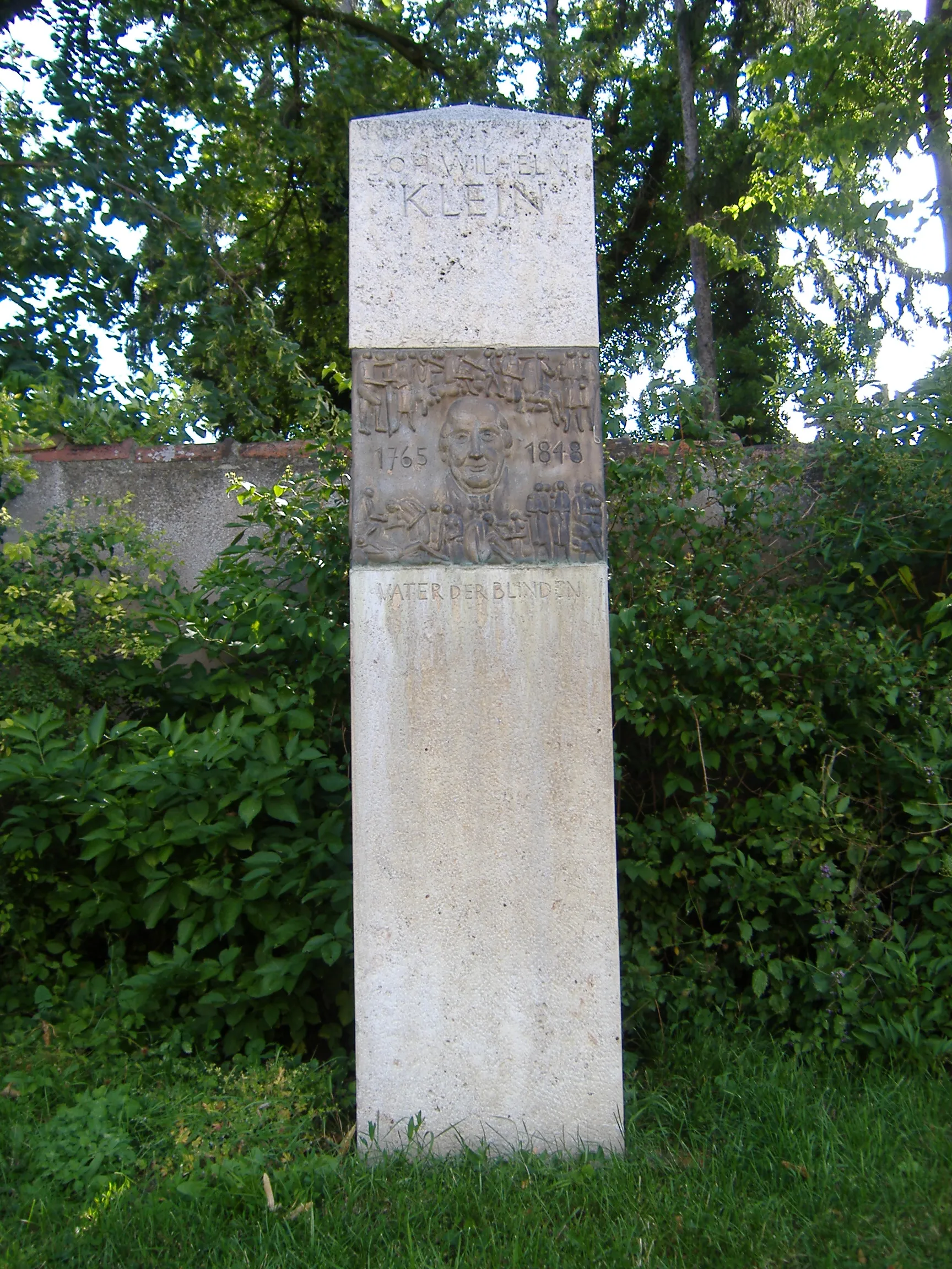 Photo showing: Stele in Erinnerung an Johann Wilhelm Klein