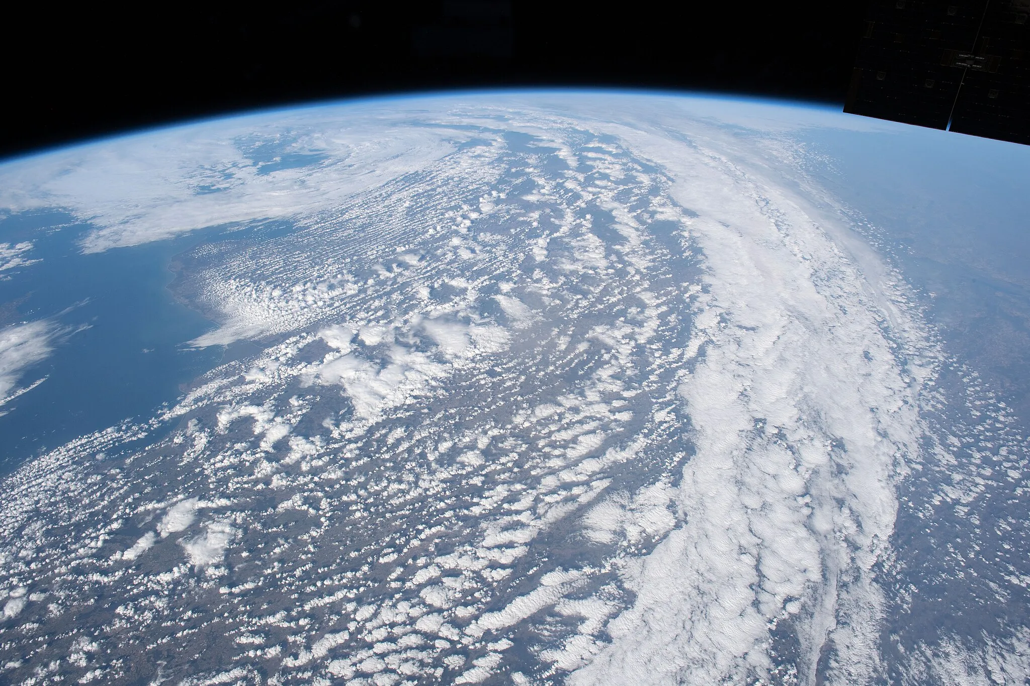 Photo showing: View of Earth taken during ISS Expedition 62.