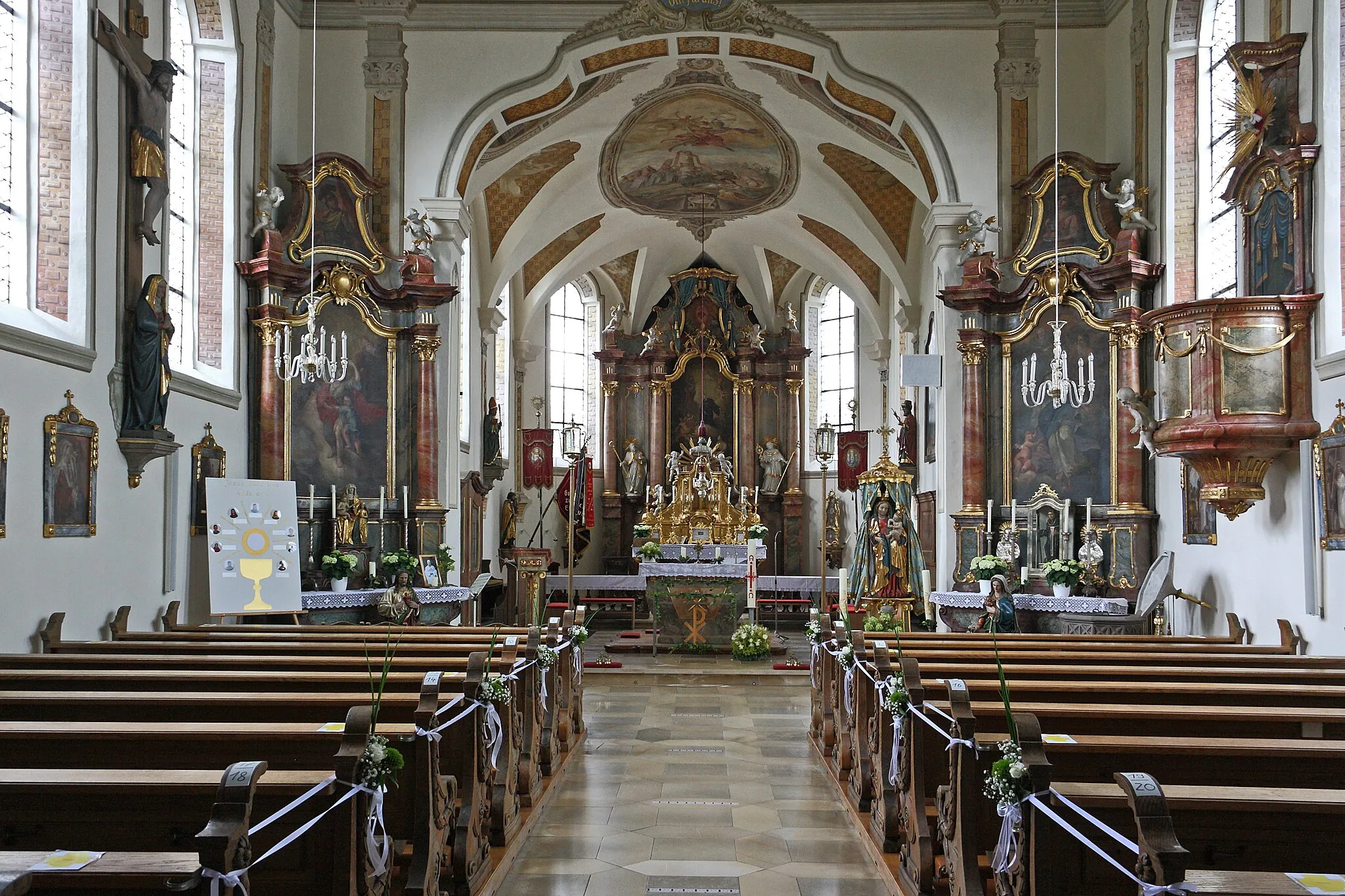 Photo showing: Kath. Pfarrkirche St. Leonhard; Innenansicht