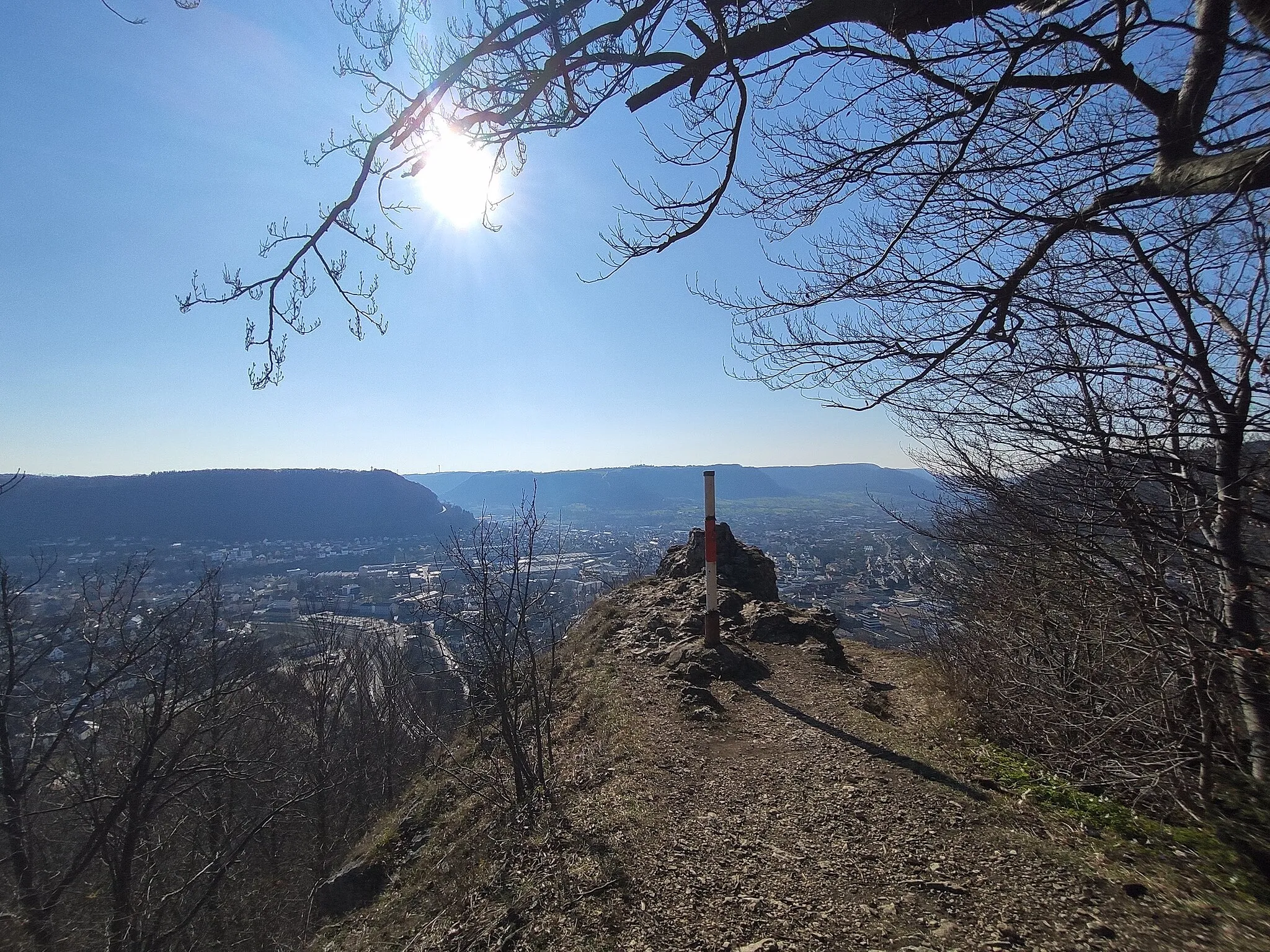 Photo showing: Bismarckfels östlich oberhalb von Geislingen am Albtrauf