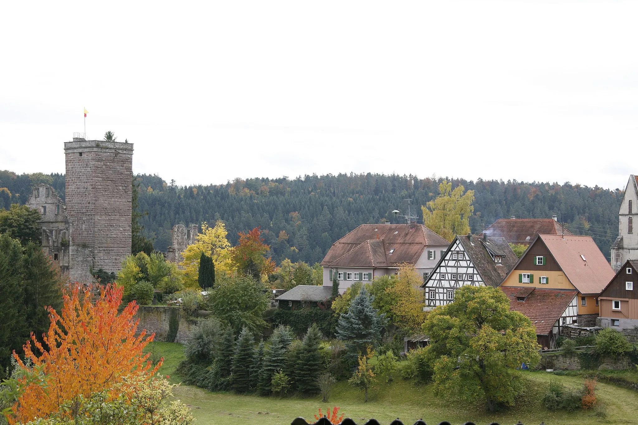Photo showing: Herbstimpression vom Zavelsteiner Städtle