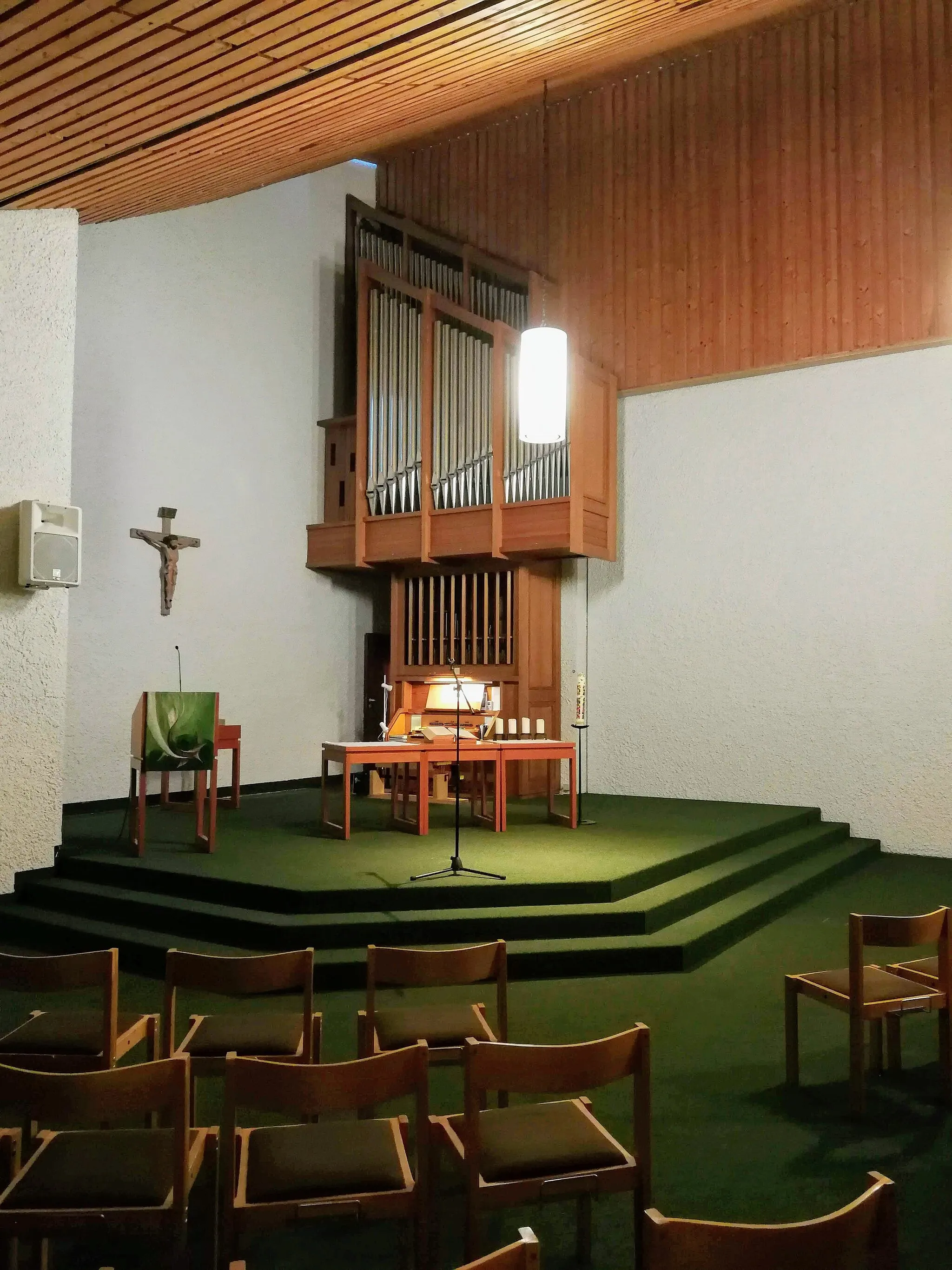 Photo showing: Orgel von Reinhart Tzschöckel (1974) im evangelischen Gemeindezentrum Allmersbach im Tal, Rems-Murr-Kreis, Baden-Württemberg, Deutschland