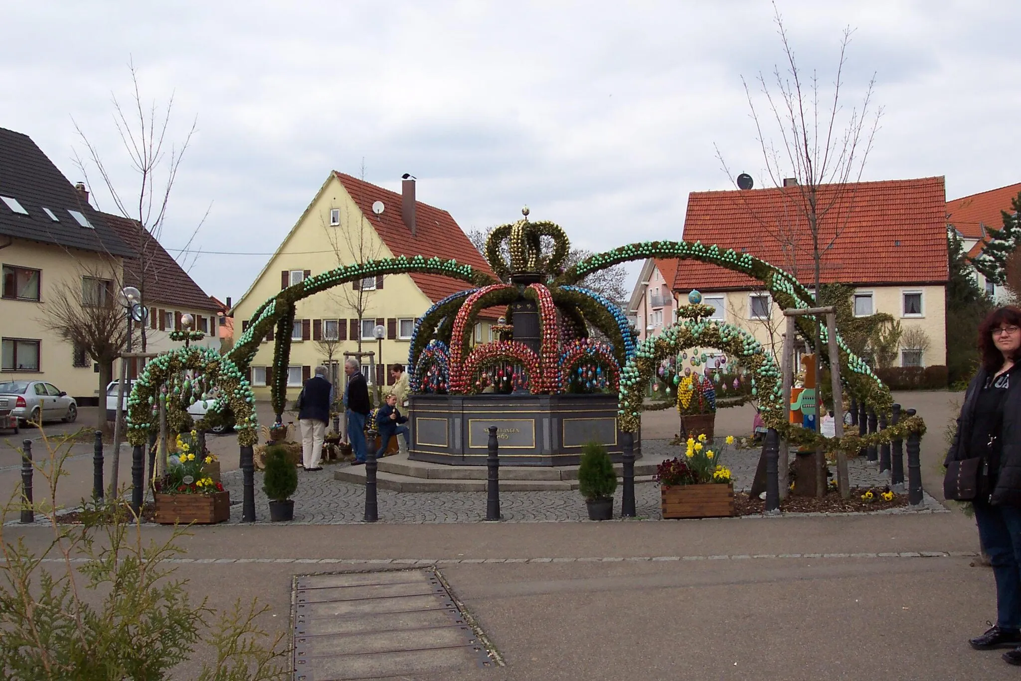 Photo showing: Osterbrunnen auf dem Schechinger Marktplatz