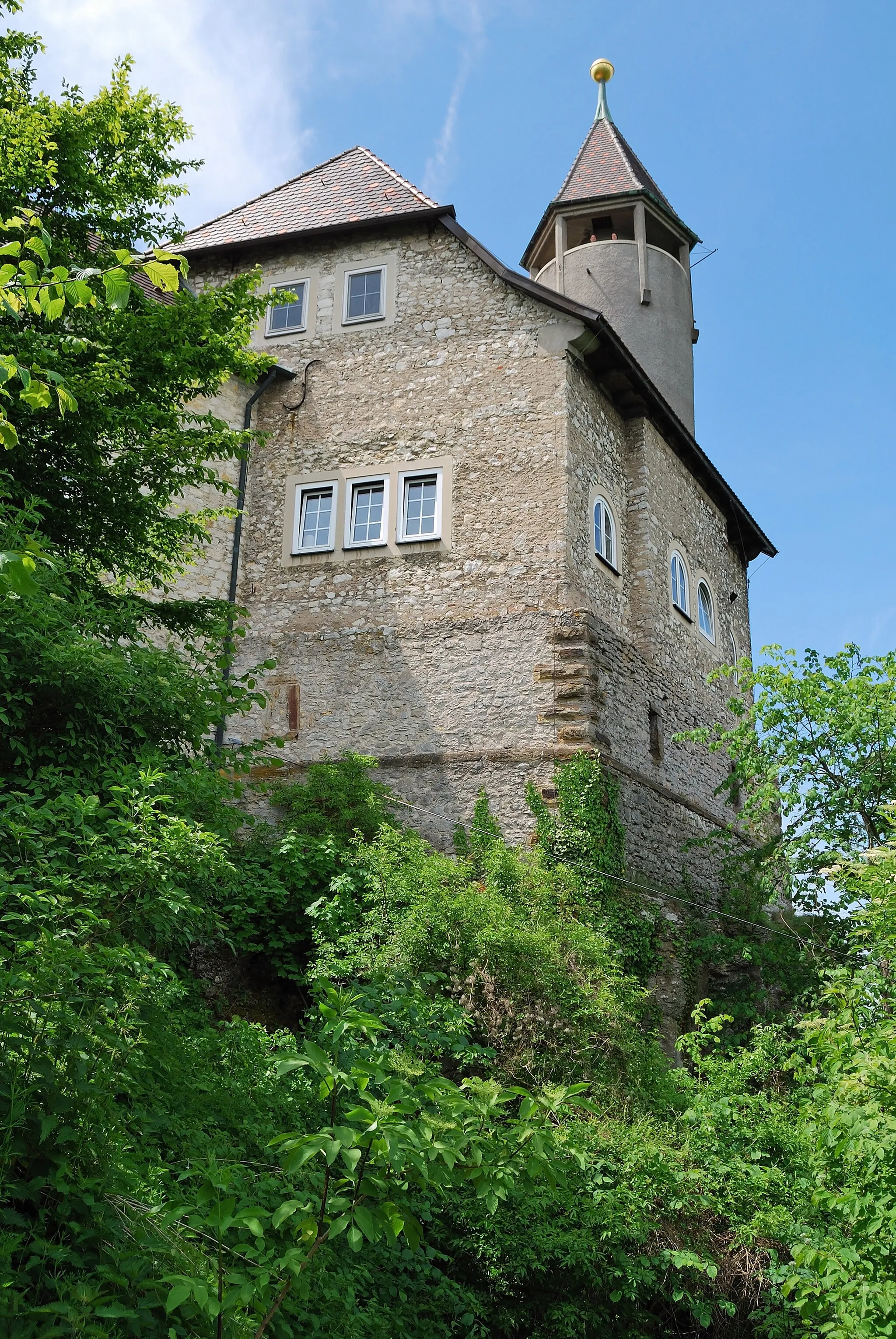 Photo showing: Castle Teck in Swabian Jura in the German Federal State Baden-Württemberg.