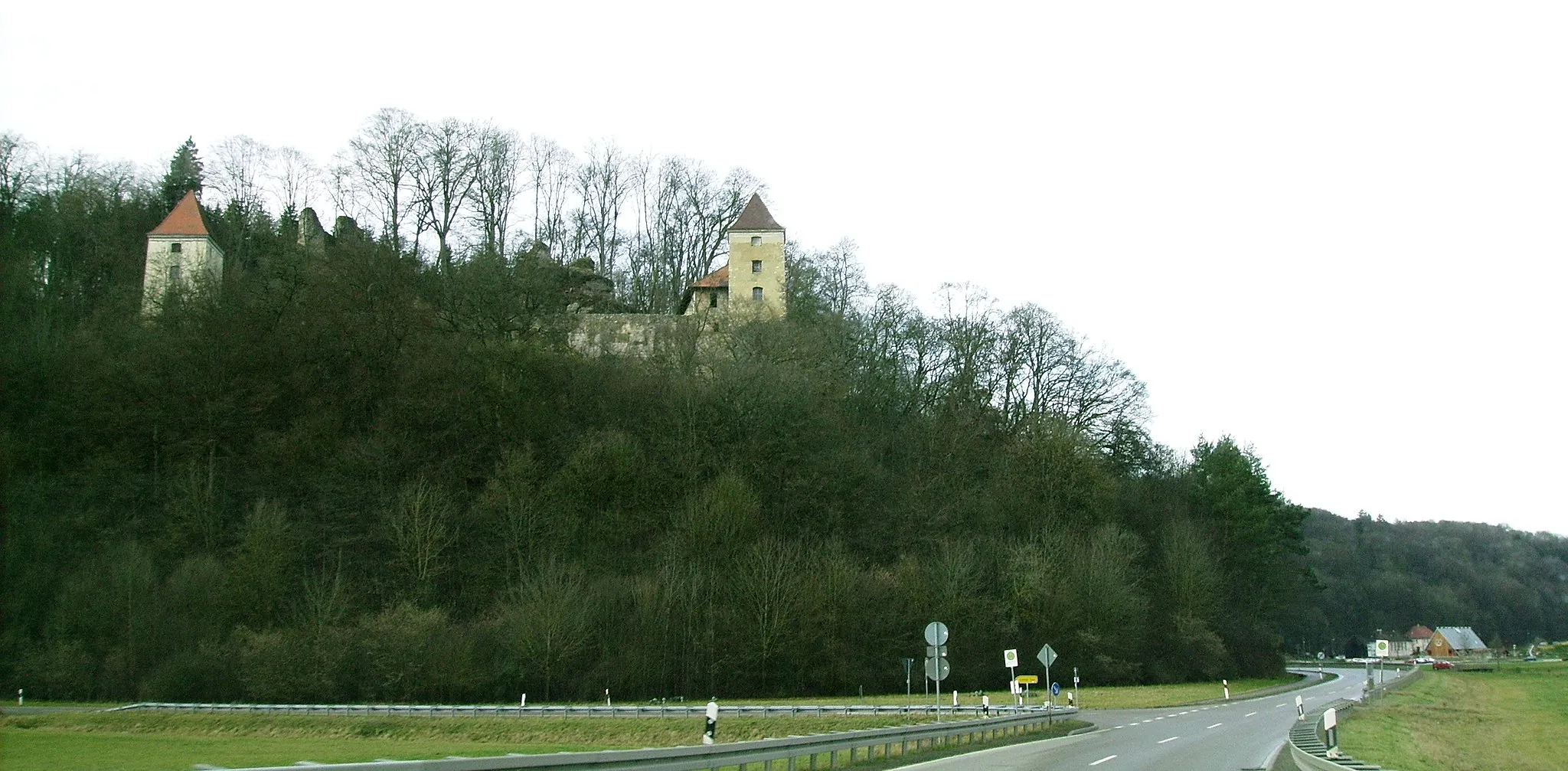 Photo showing: Photographer: Joe Quimby

Description: Die zwei Vierecktürme der Kaltenburg