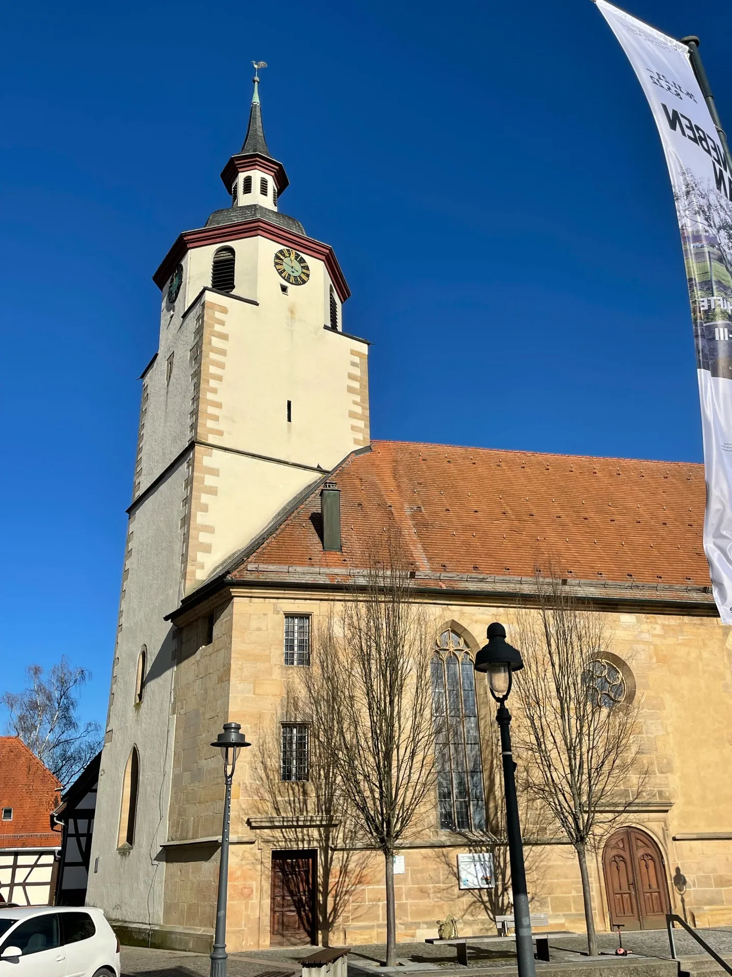 Photo showing: Das mittelalterliche Kirchenschiff stand westlich vom Turm. Als aber dort das Schloss erweitert wurde, musste es weichen und wurde stattdessen als Renaissance-Gebäude nach Osten hin erbaut.