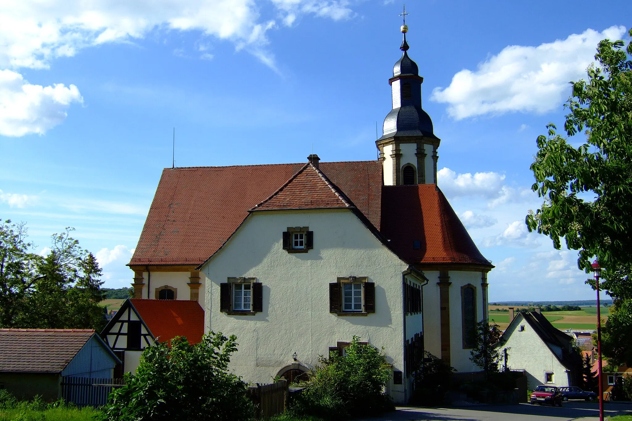 Photo showing: Old Church "St. Remigius" with vicarage of the Village Neckarsulm-Dahenfeld (built: 1748) view from North