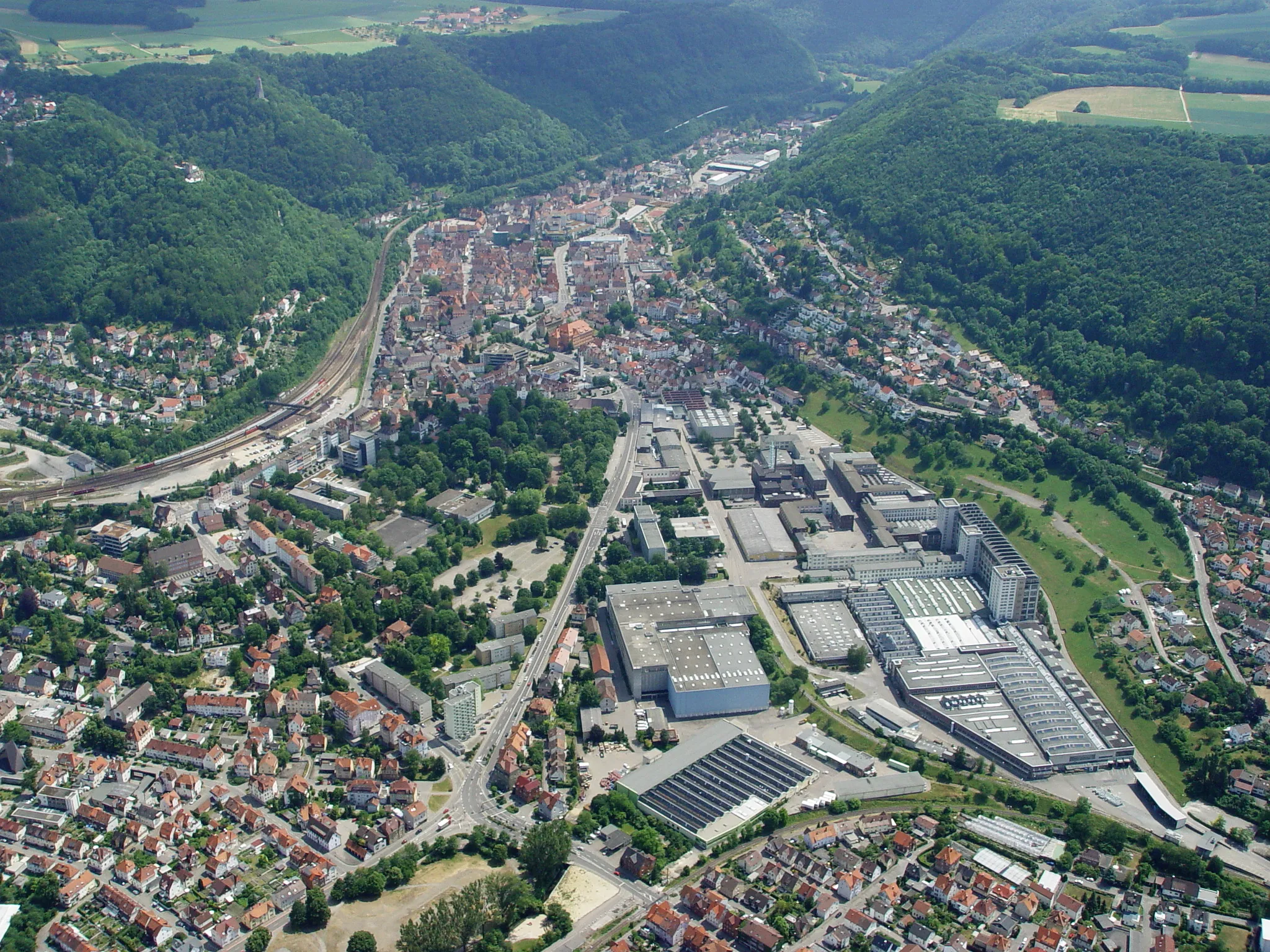 Photo showing: Blick auf die Altstadt von Norden über das Gelände der WMF. links im Bild Burg Helfenstein und Geislinger Steige