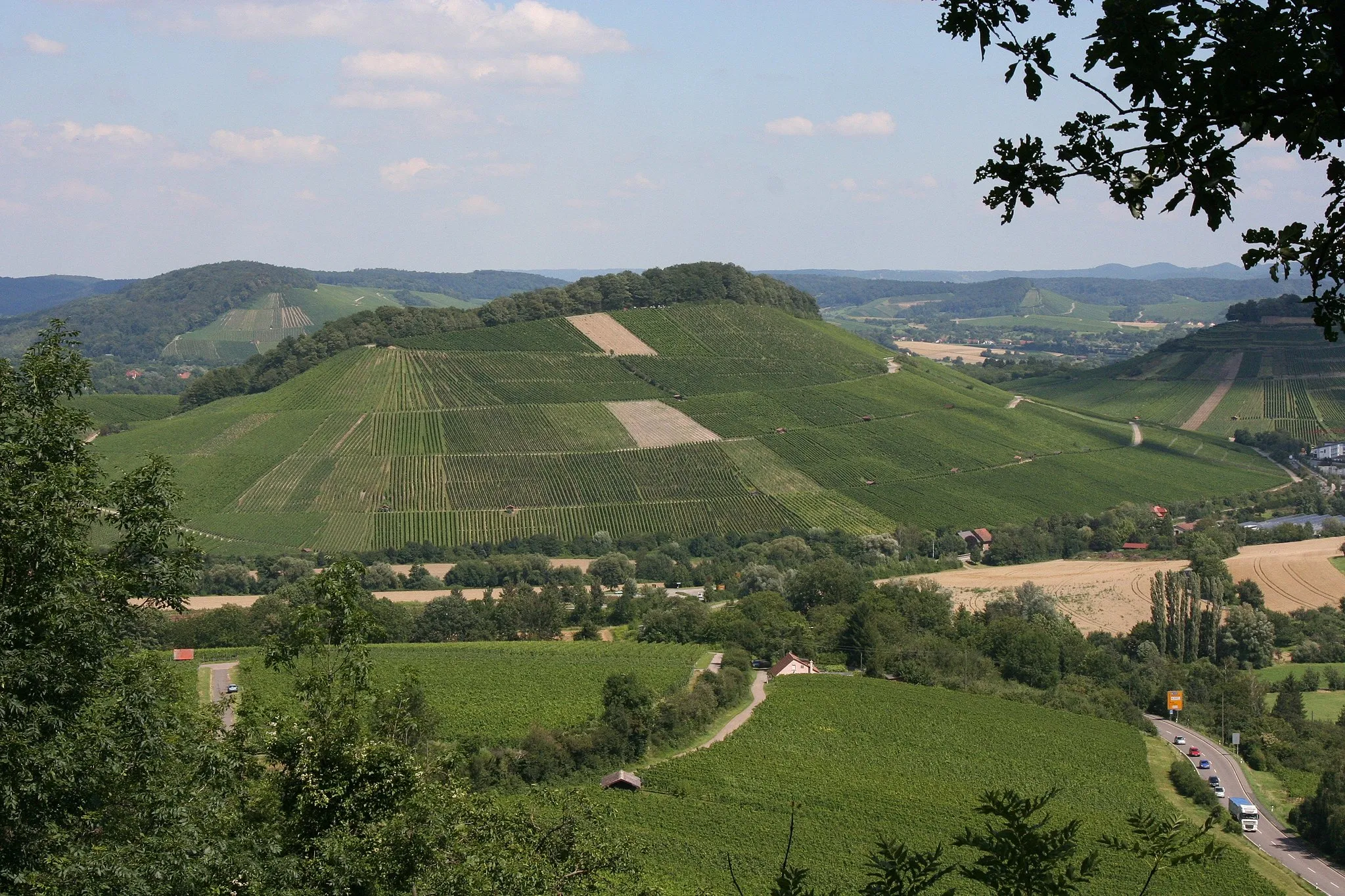 Photo showing: View from the Wartberg hill to the Schemelsberg hill in Weinsberg