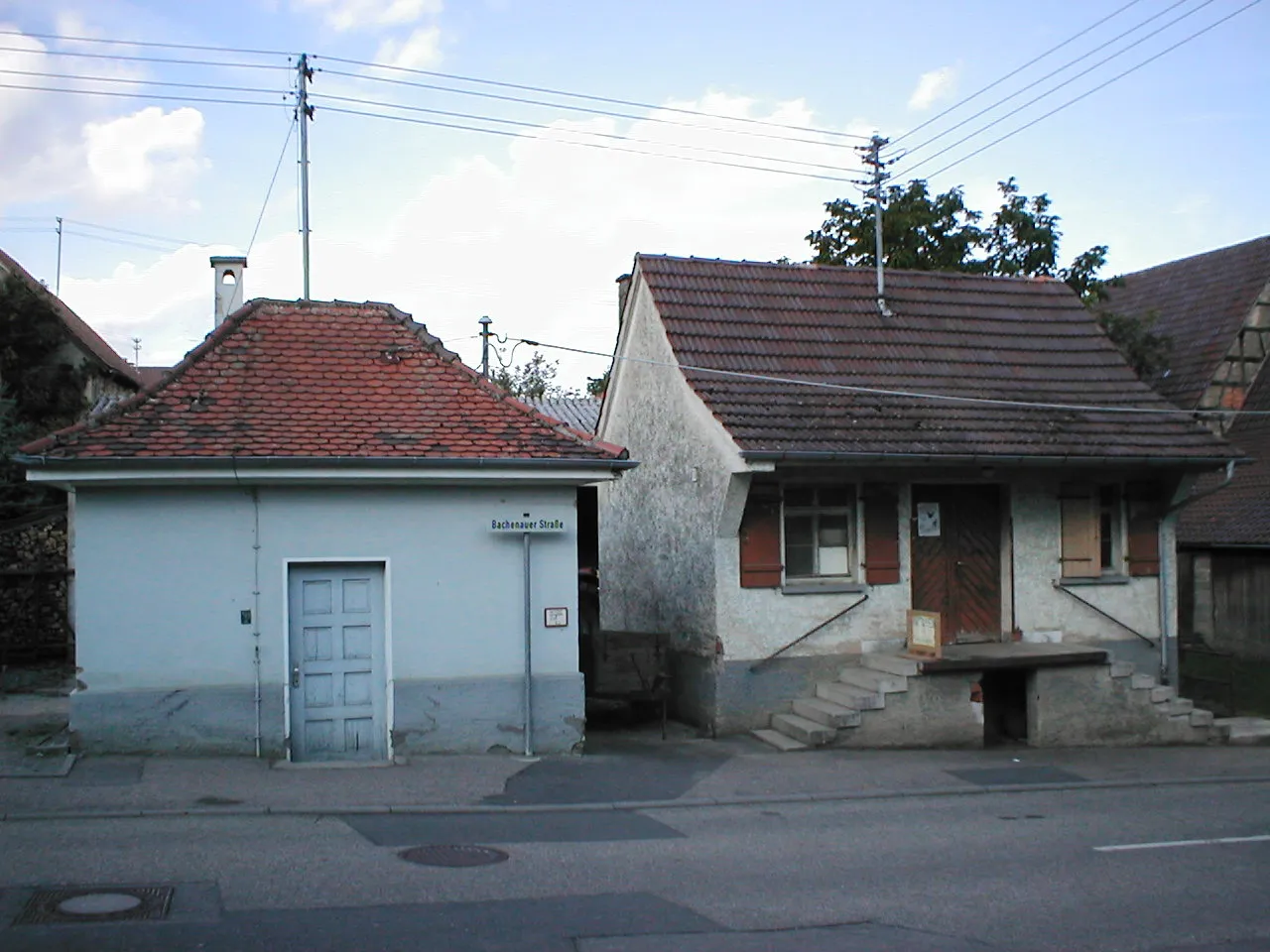 Photo showing: Backhaus (links) und Milchhaus (rechts) in Obergriesheim.