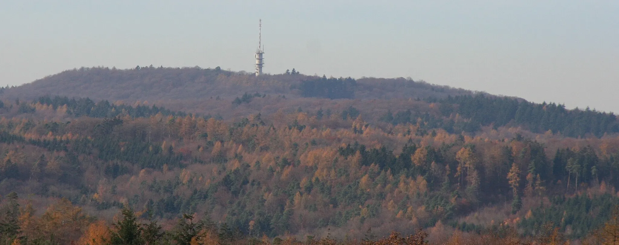 Photo showing: The Schweinsberg hill in Heilbronn as seen from Untergruppenbach-Vorhof