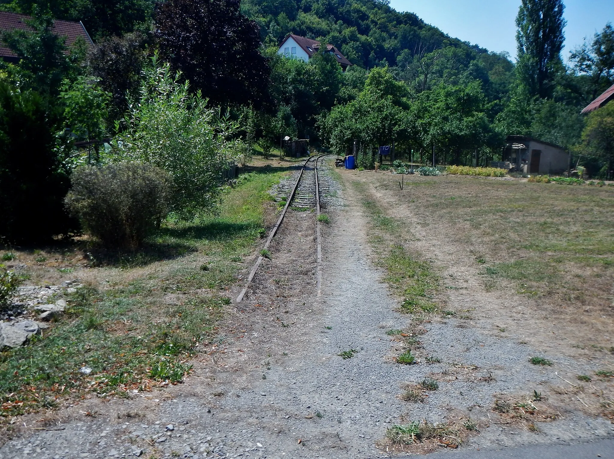 Photo showing: Die alten Gleise der stillgelegten Jagsttalbahn, Spurweite 750 mm