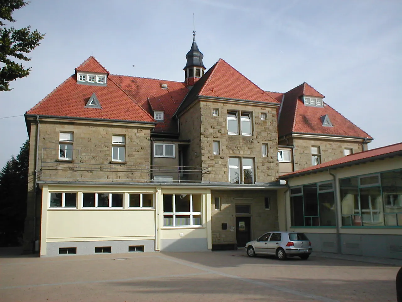 Photo showing: Schule in Rohrbach am Gießhübel, erbaut 1907
