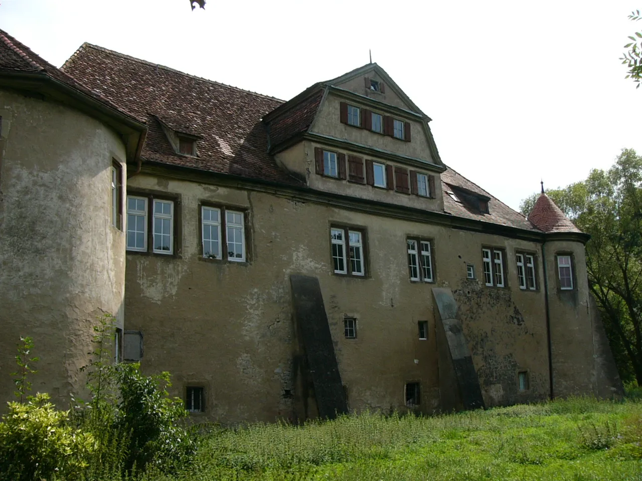 Photo showing: Rückseite von Schloss Wachbach