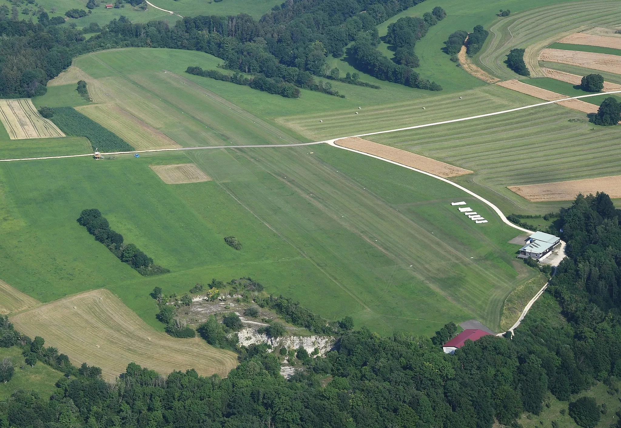 Photo showing: Aerial image of the Gruibingen-Nortel airfield