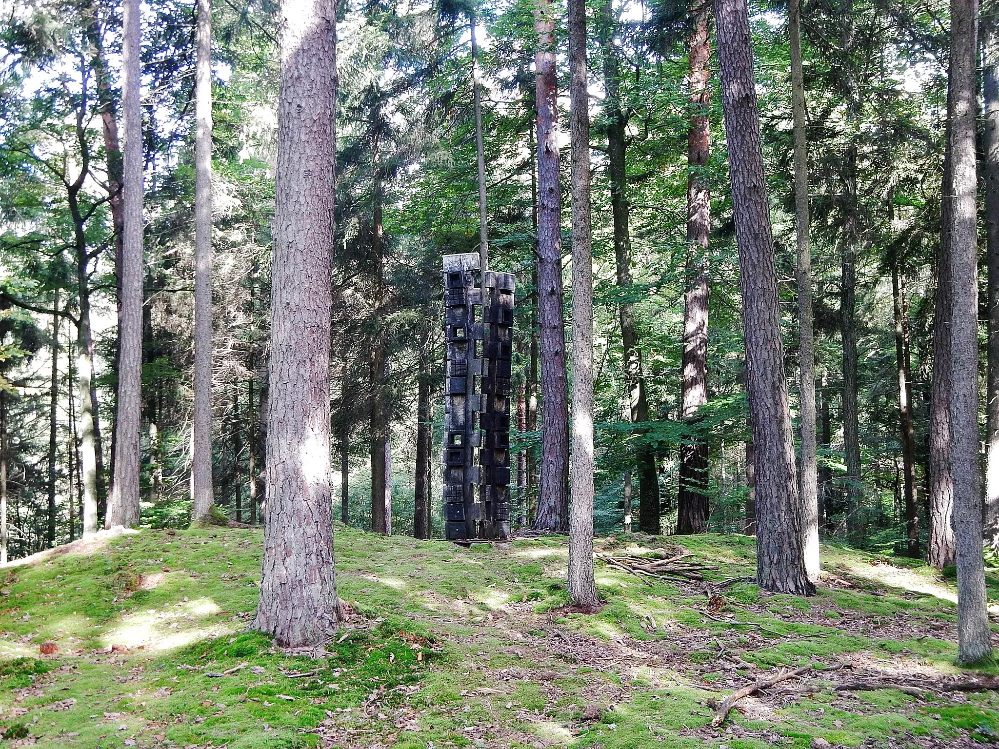 Photo showing: Volker W. Hamann, Schrein für Europa bei dem Museums Radweg, Würm.Rad.Weg - Heckengäu Natur Nah, Skulpturenweg, Sculptoura, Kunst in der Natur