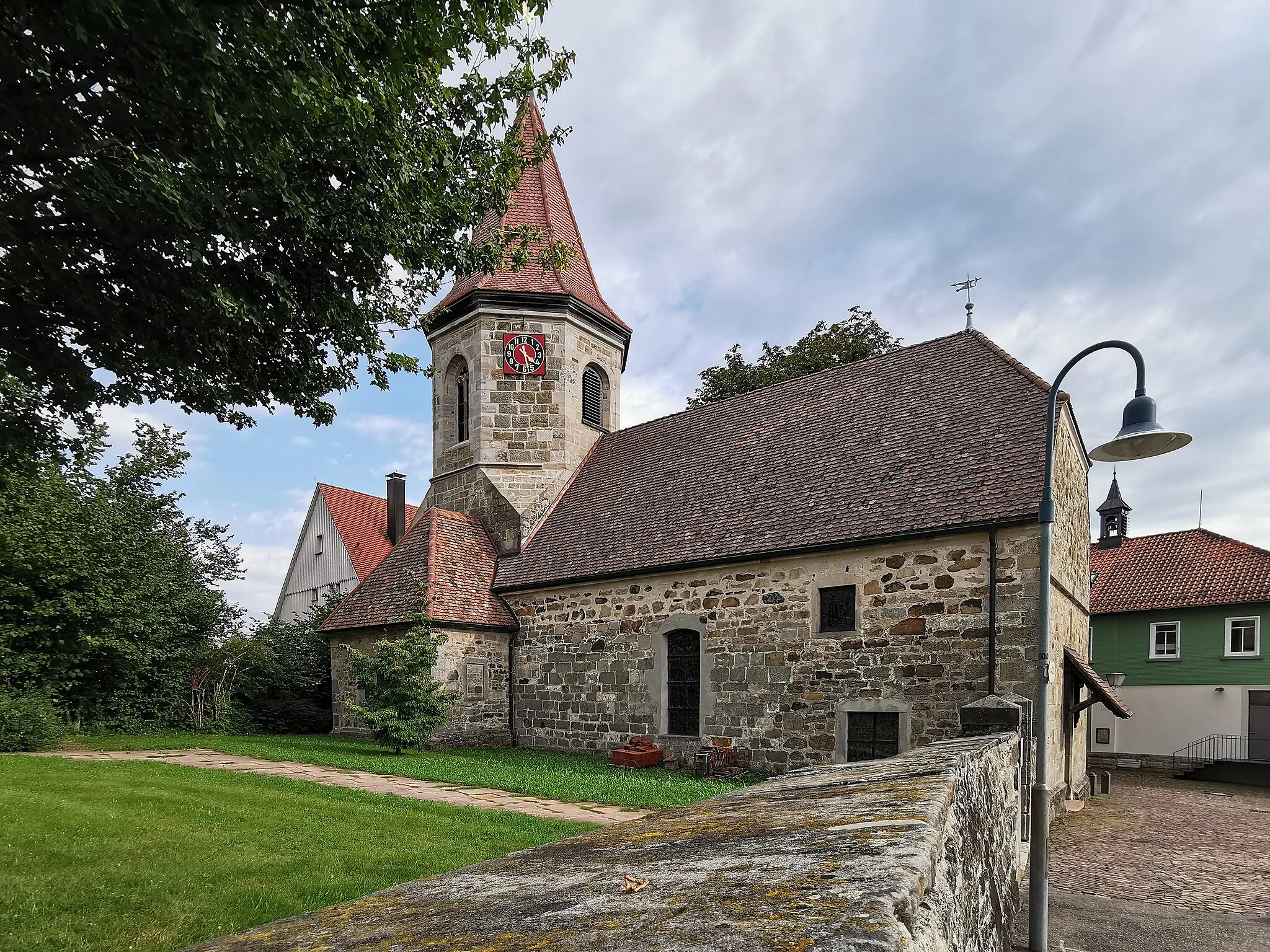 Photo showing: Kirche in Buoch. Kulturdenkmal