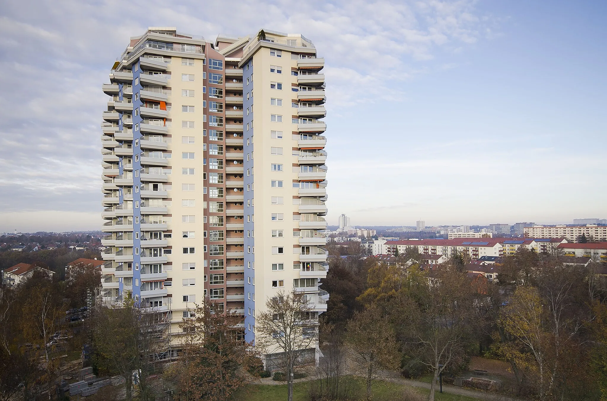 Photo showing: Apartment high-rise "Salute", architect Hans Scharoun, Stuttgart-Fasanenhof, Germany