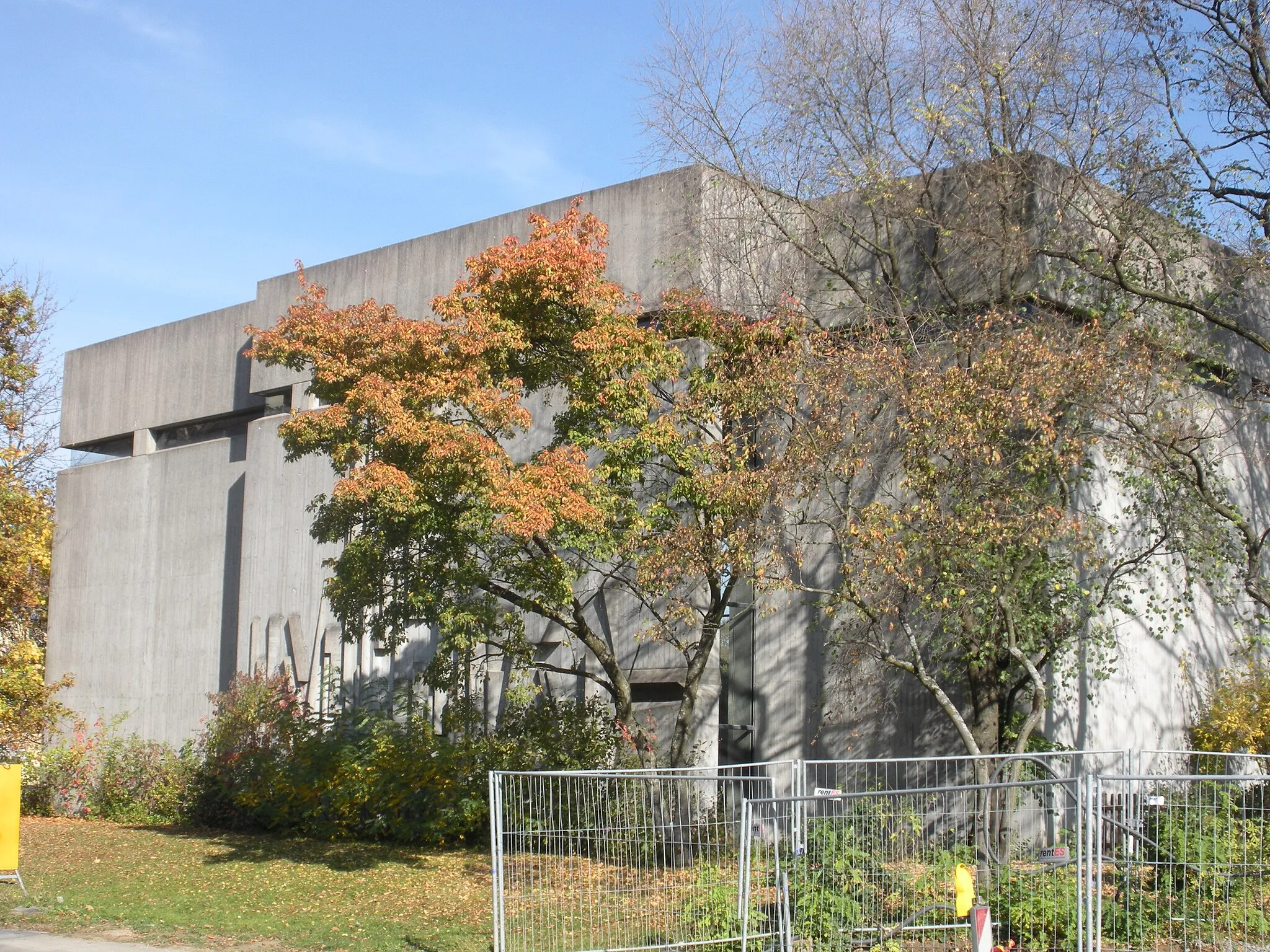 Photo showing: Protestant Church of Dietrich Bonhoeffer in Stuttgart-Fasanenhof