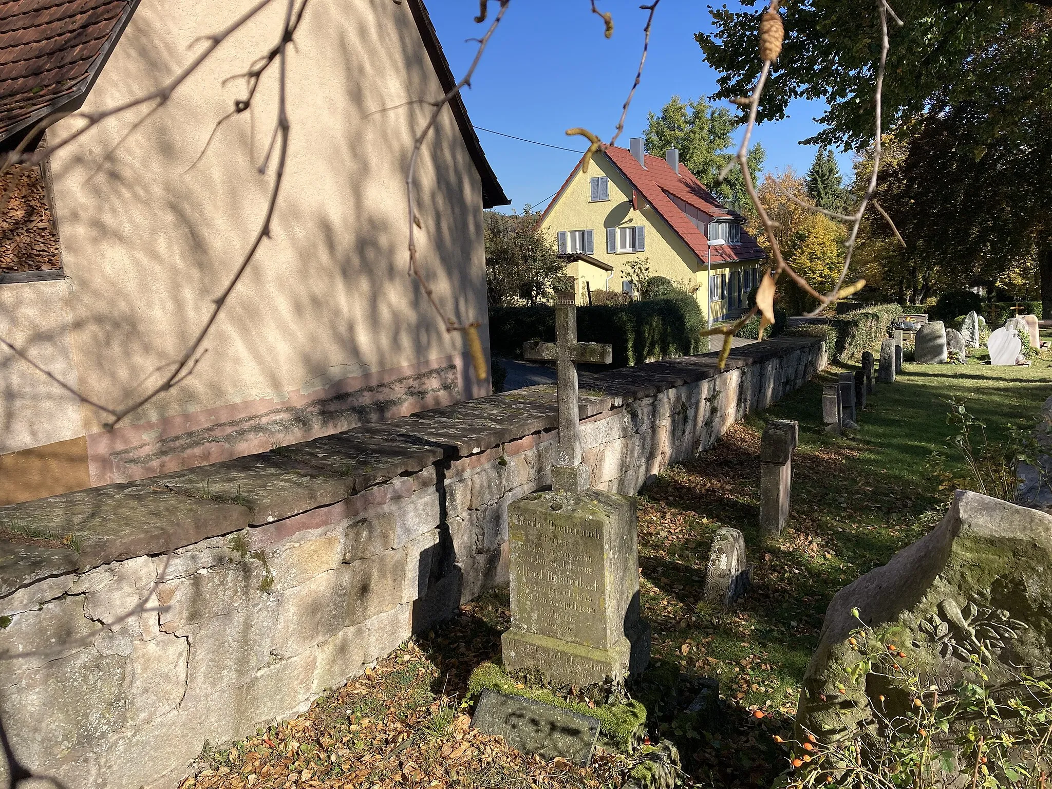 Photo showing: Friedhofsmauer in Hagelloch