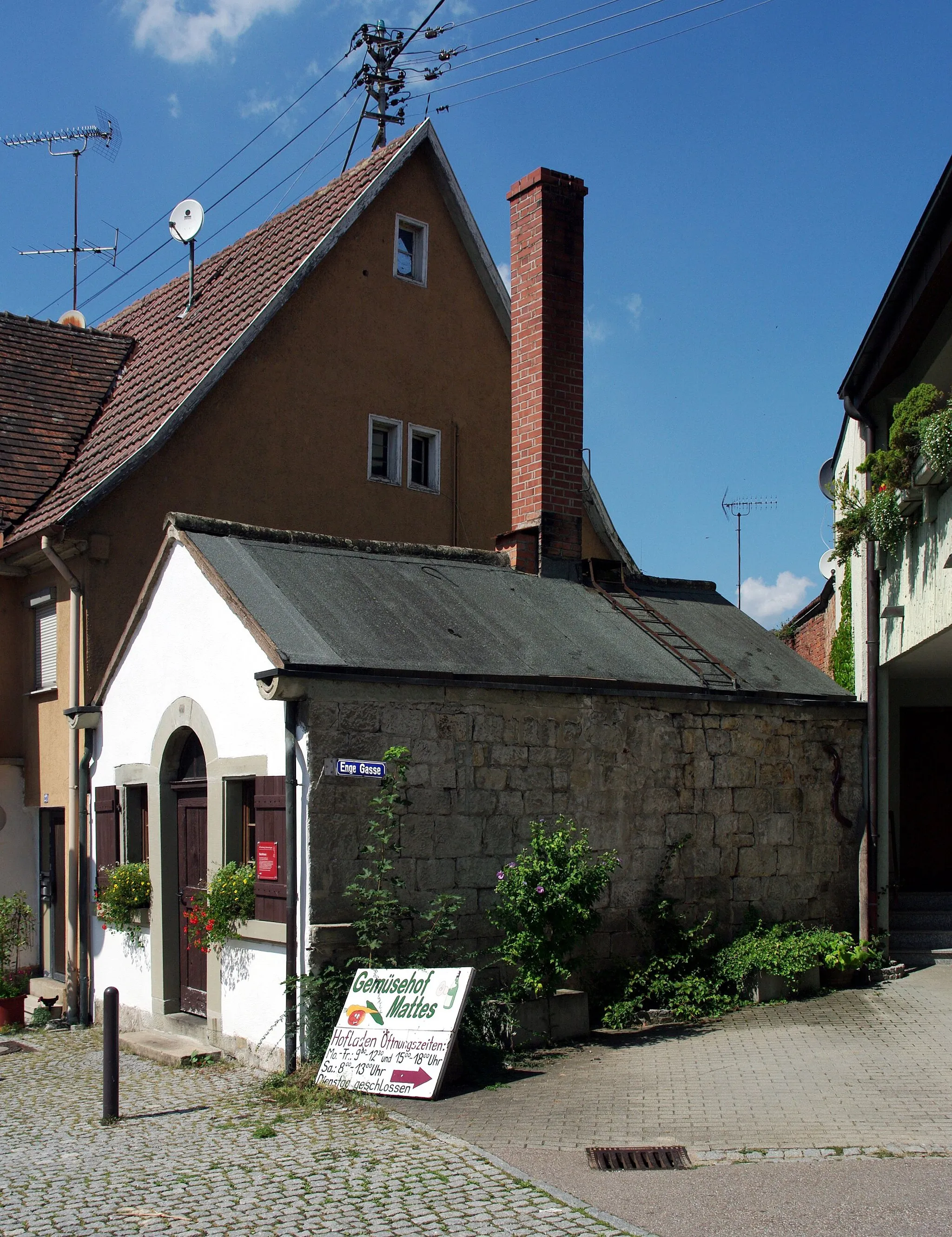 Photo showing: Das 1836 gebaute und mit zwei Öfen und einer Obstdarre ausgestattete Backhaus in Unterriexingen.