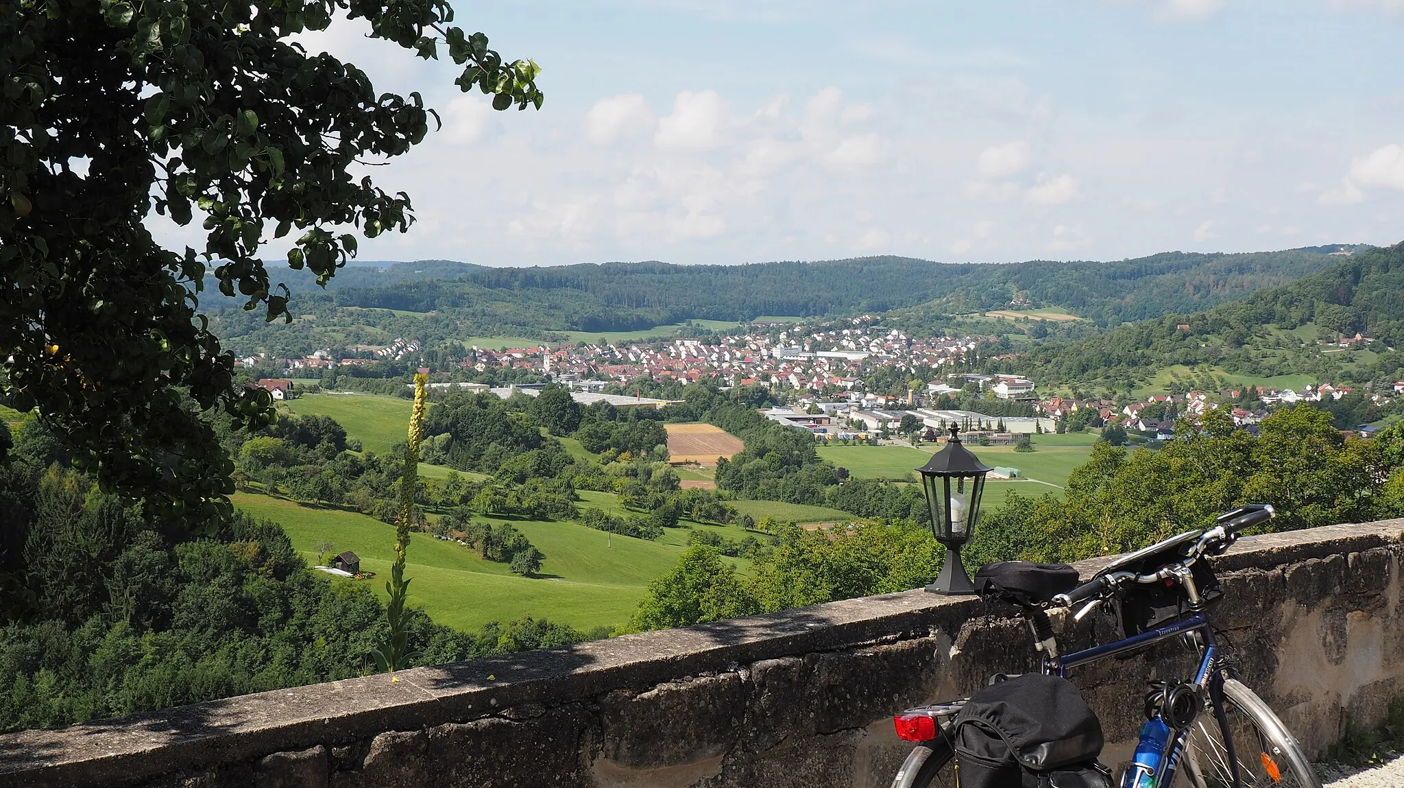 Photo showing: View to Oberndorf in Wieslauf-Valley from the Castle Waldenstein, Rudersberg in the Rems-Murr district