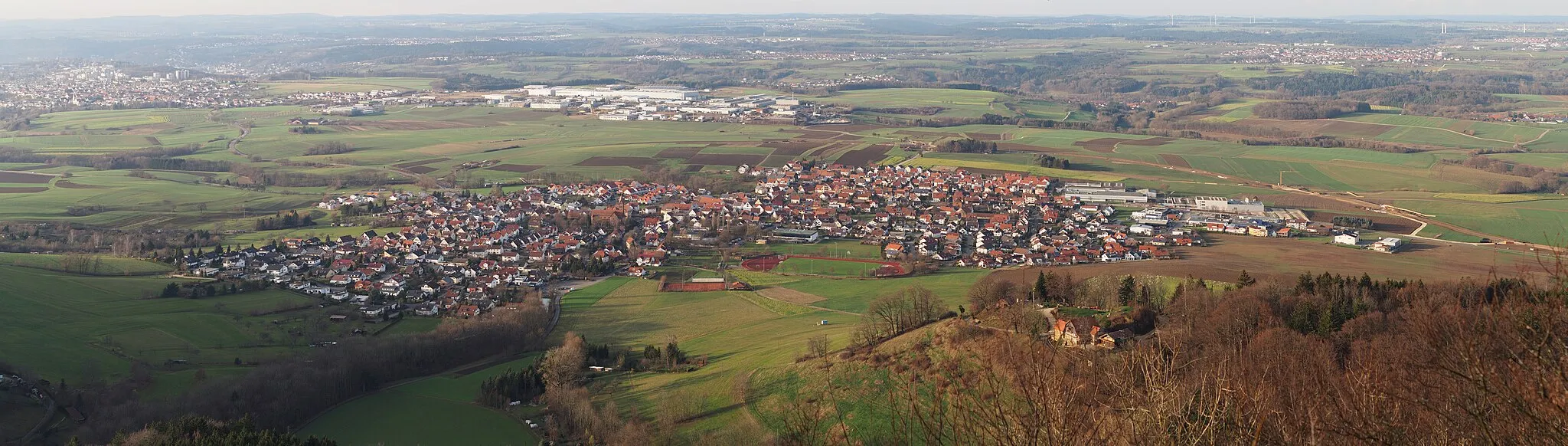 Photo showing: Panoramic view of Bargau village from Scheuelberg mountain, Hoher Fels crag