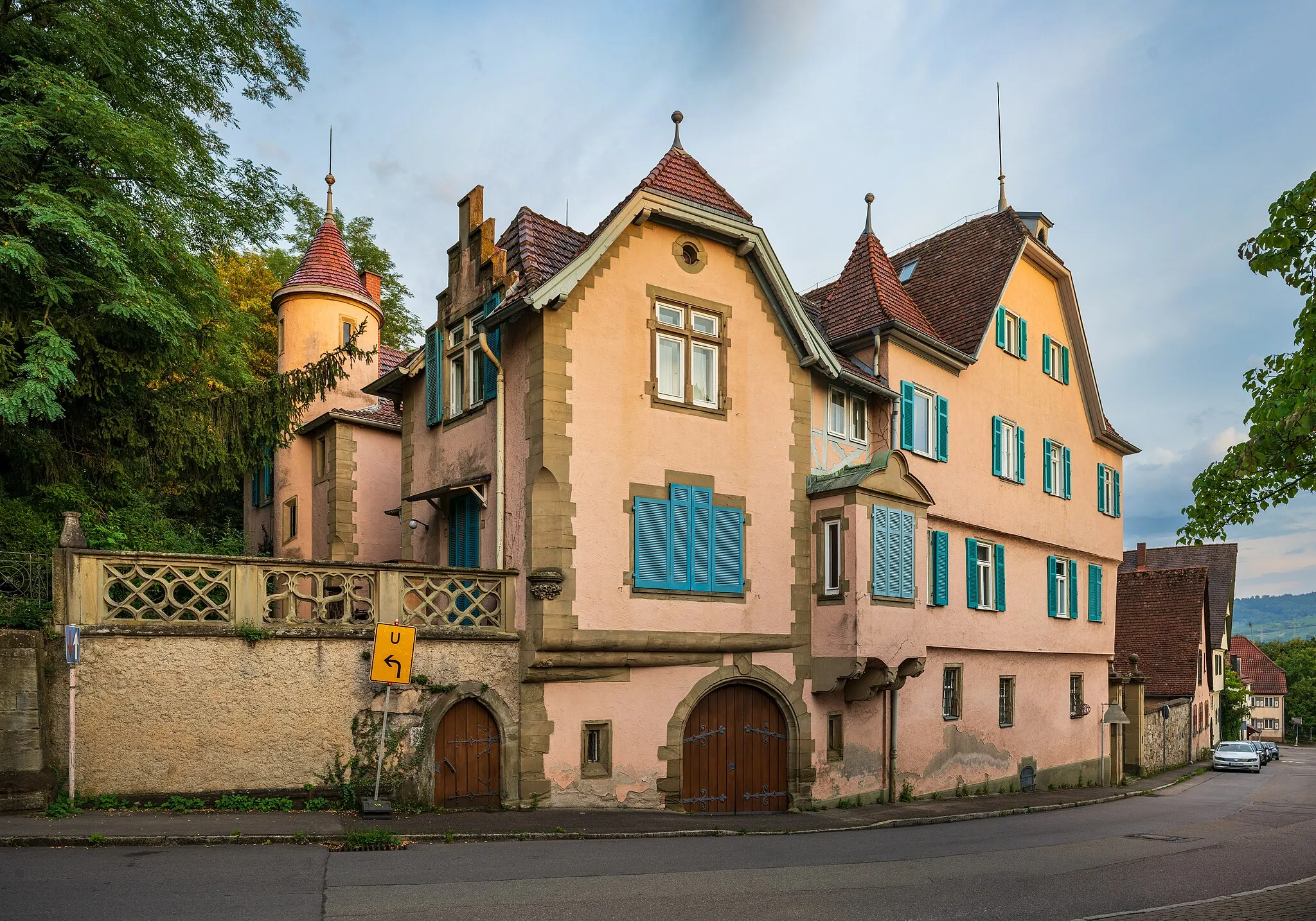 Photo showing: Weinstadt, Stadtteil Großheppach: Schloss Großheppach, Ansicht von Nordwesten mit Abendsonne.