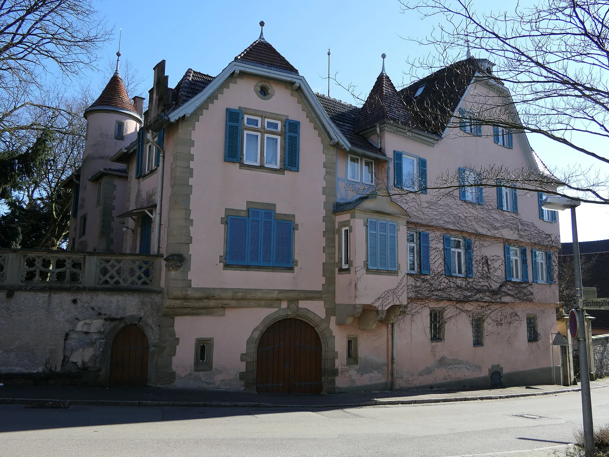 Photo showing: Das Schloss Grossheppach im gleichnamigen Teilort der Stadt Weinstadt im Rems-Murr-Kreis.