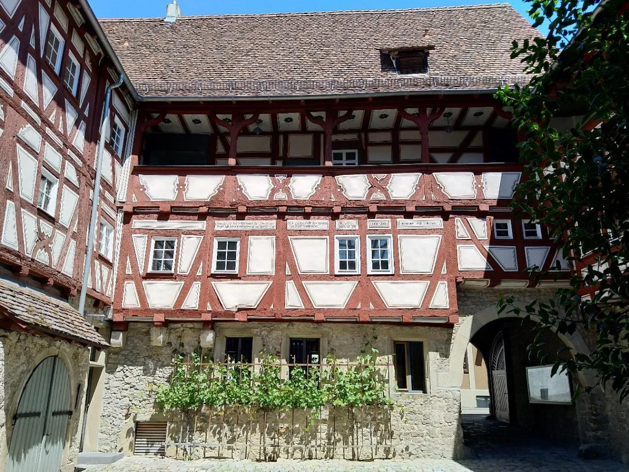 Photo showing: Bemerkenswertes Stadtadelshaus der Renaissance: der schwarze Hof in Ingelfingen
