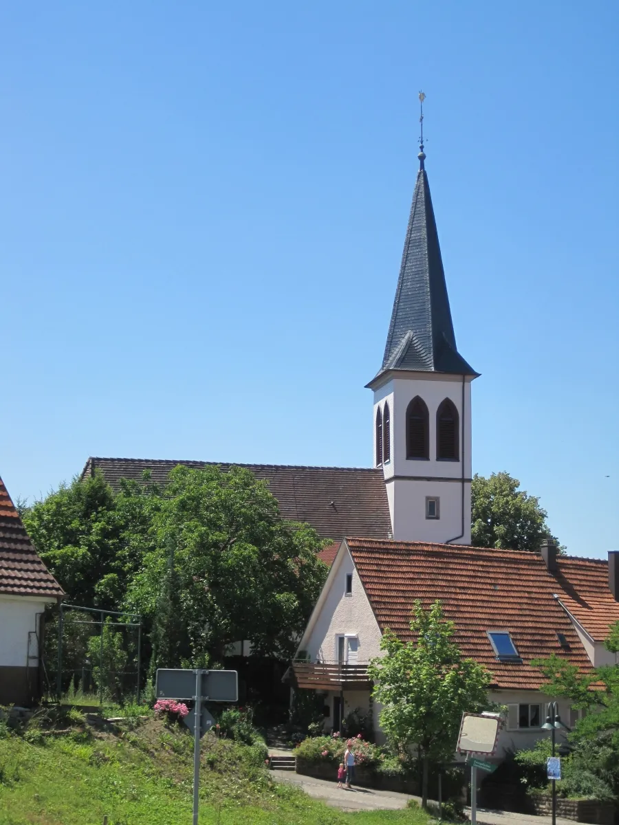 Photo showing: Evangelische Andreaskirche Großbettlingen. 1497 an Stelle eines Vorgängerbaus aus dem 8. Jahrhundert erbaut.