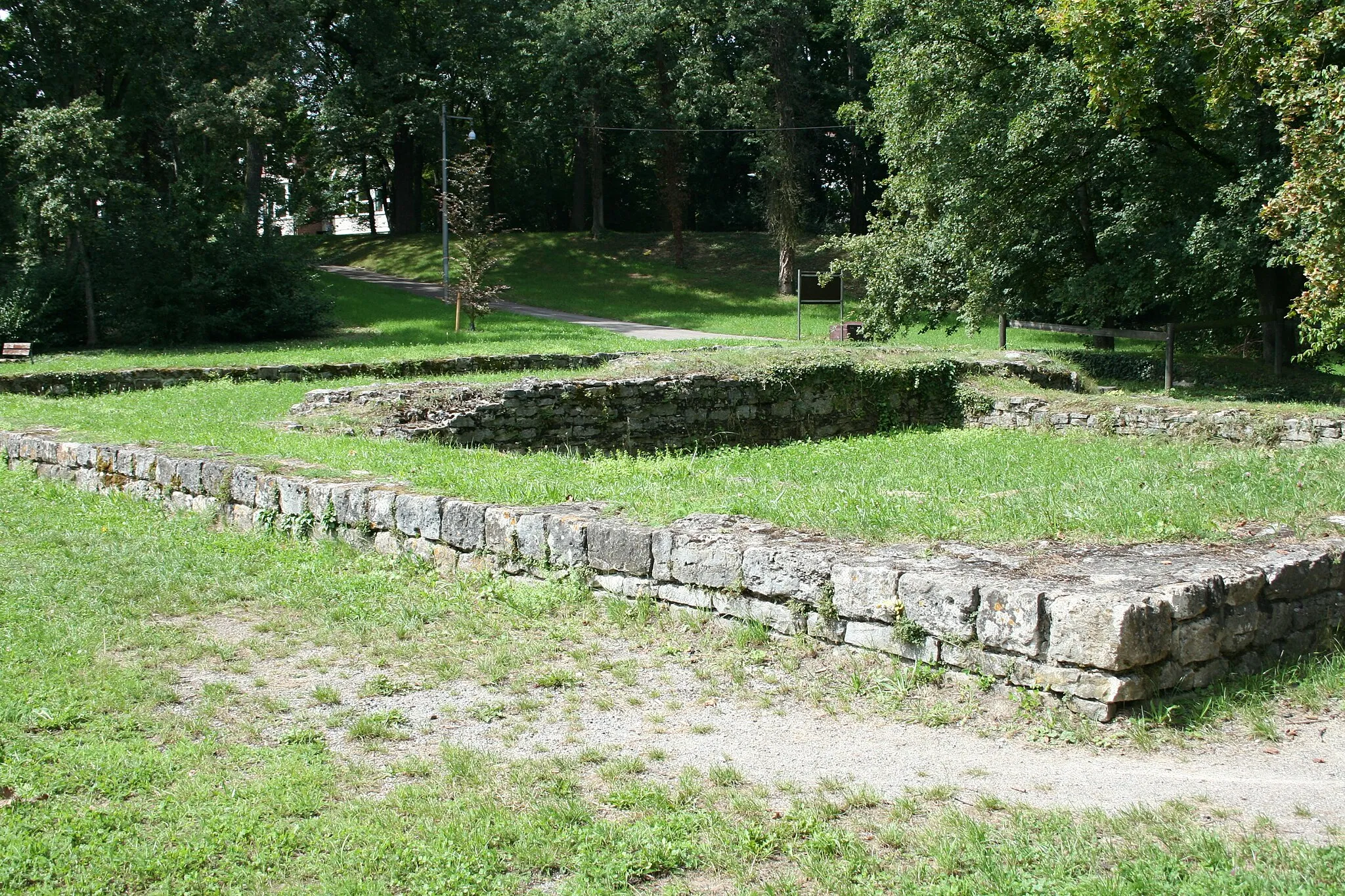 Photo showing: Eneglburg ruin, Stuttgart-Mühlhausen, Germany