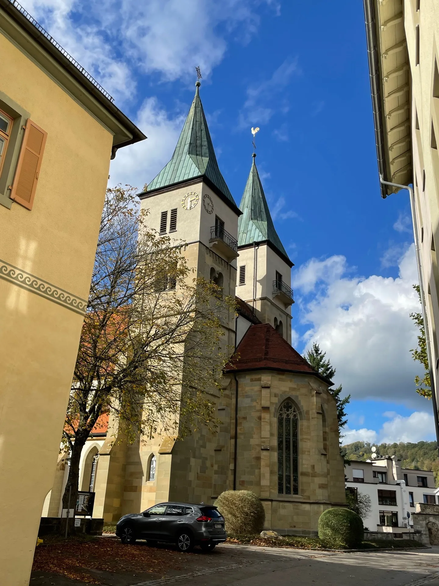 Photo showing: Die Türme der Stadtkirche und ehemaligen Klosterkirche stammen von ca. 1150.
