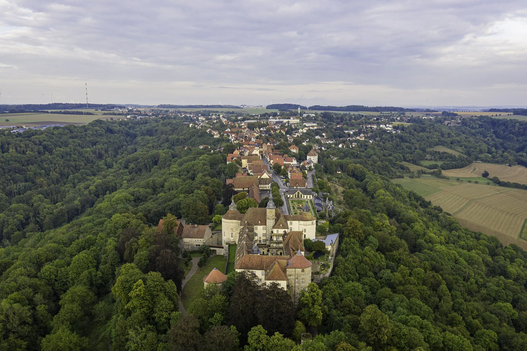 Photo showing: Langenburg mit dem Schloss im Vordergrund
