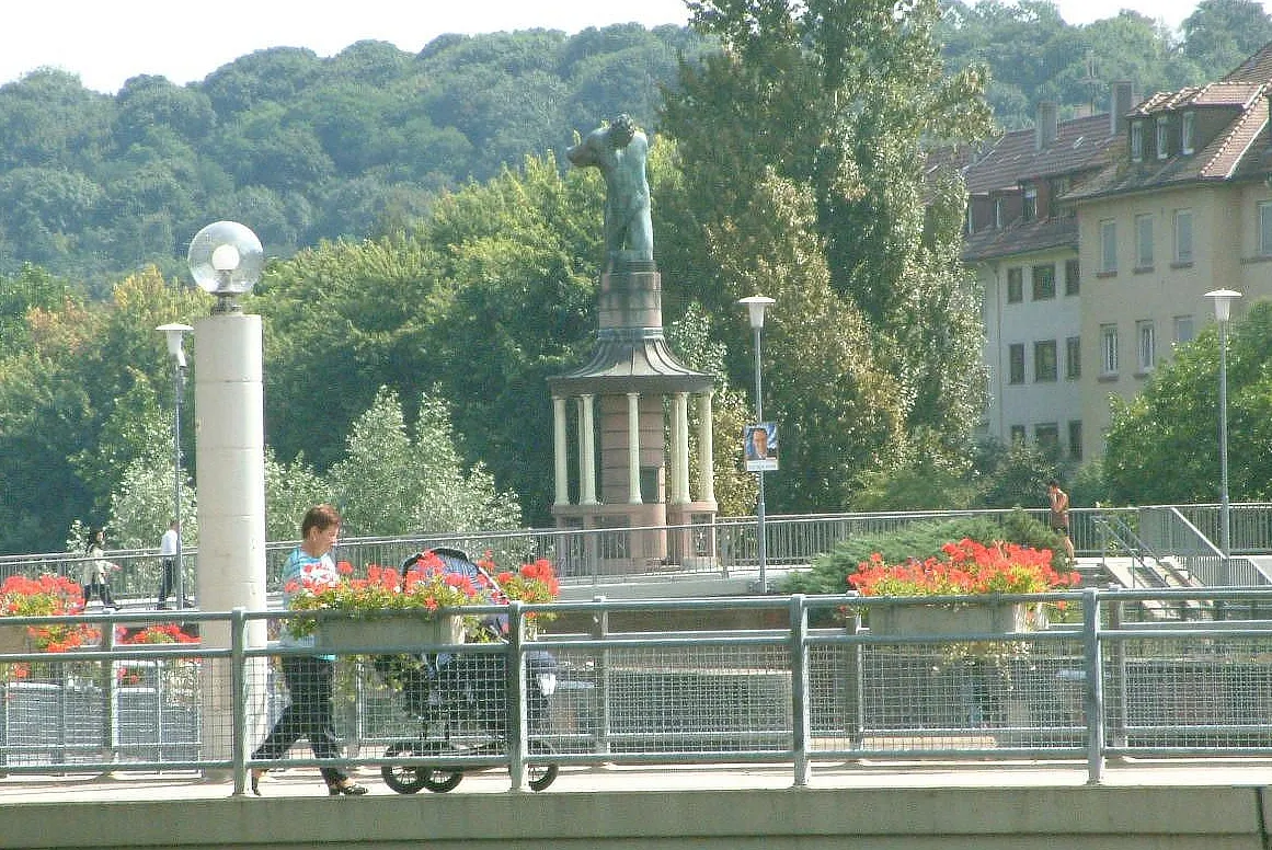 Photo showing: Pforzheim: Memorial of the timber floating profession in medieval Pforzheim, located on Auer Bridge. Taken by Michael Hild 2002.
