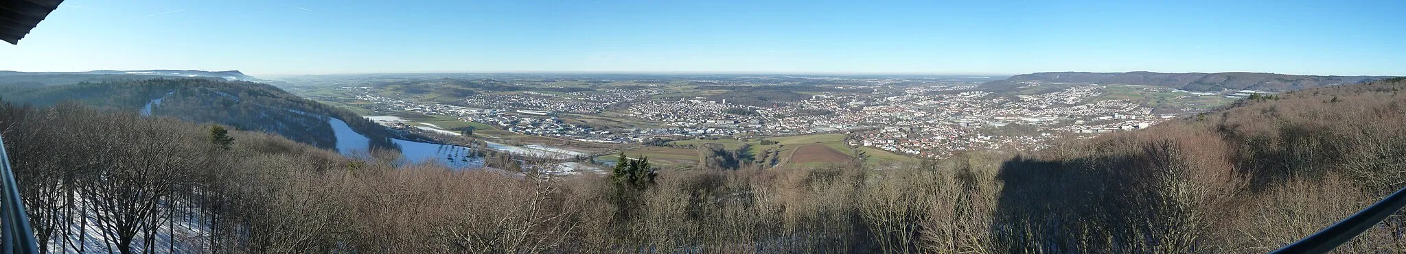 Photo showing: Panoramabild Aalen vom Aalbäumle aus (14. Januar 2022).
Blickrichtungː West - Nord - Ost.