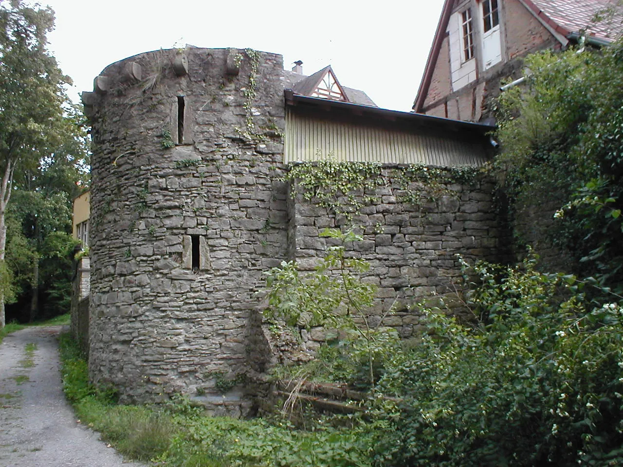 Photo showing: Reste der mittelalterlichen Burgbefestigung an der Komturei bei Schloss Horneck in Gundelsheim