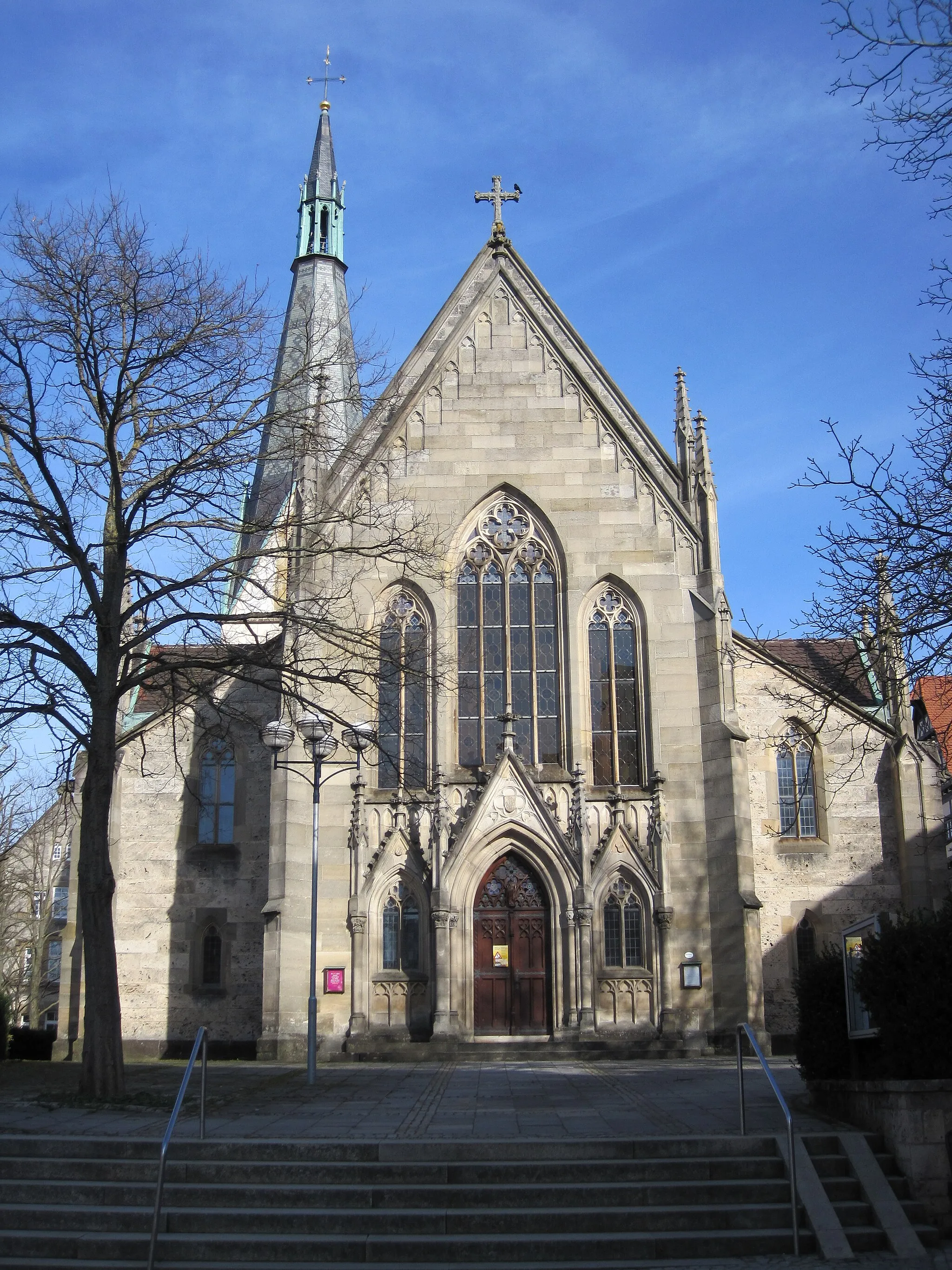 Photo showing: Die Stiftskirche in Dettingen an der Erms. Der Chor der Kirche geht auf Graf Eberhard V zurück.